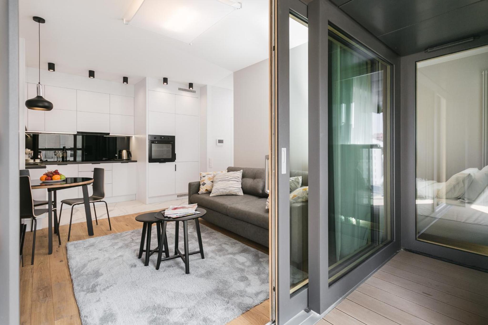 Urban Chic - Luxury Stay at Mennica Residence Warsaw