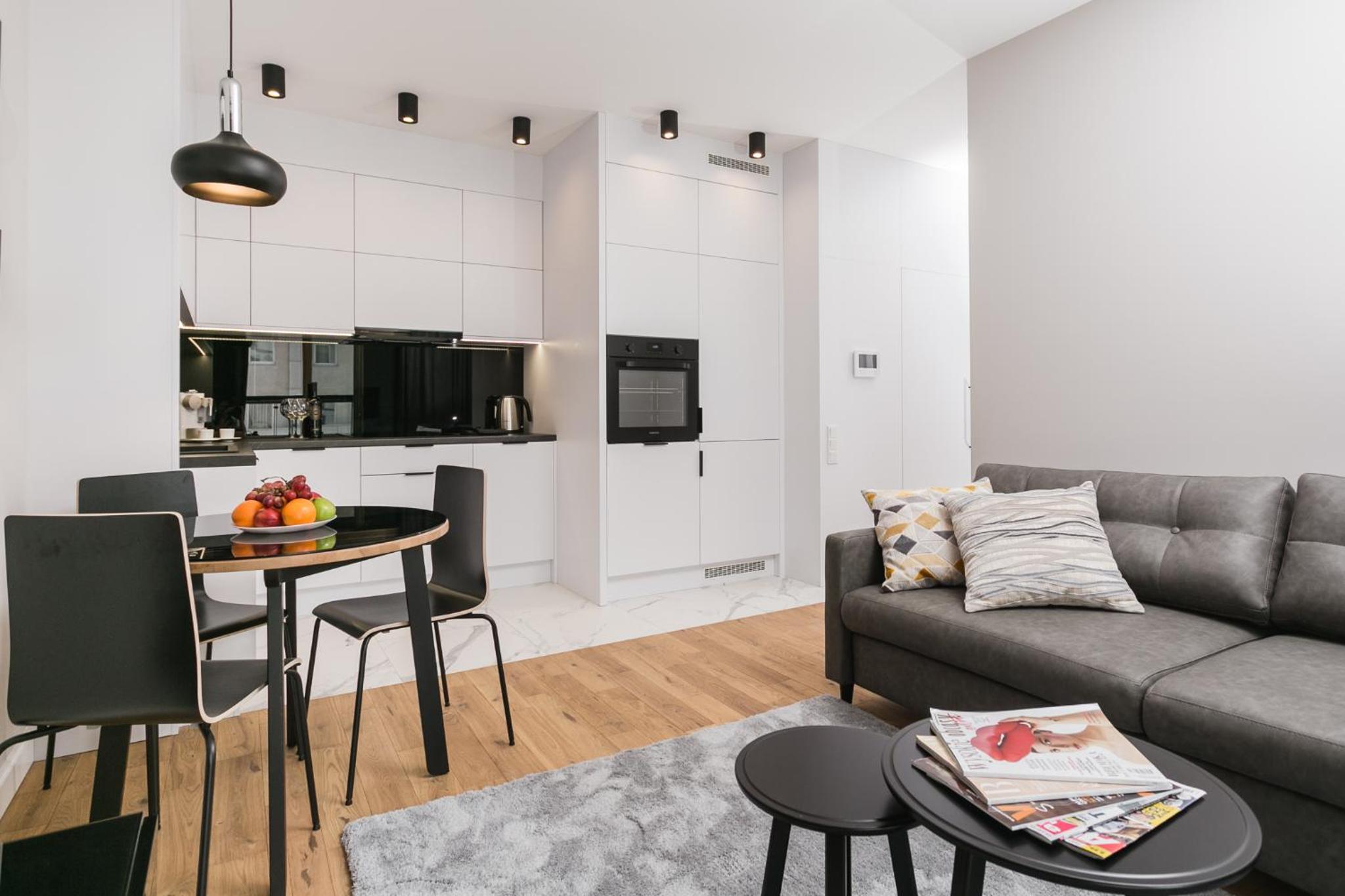 Urban Chic - Luxury Stay at Mennica Residence Warsaw