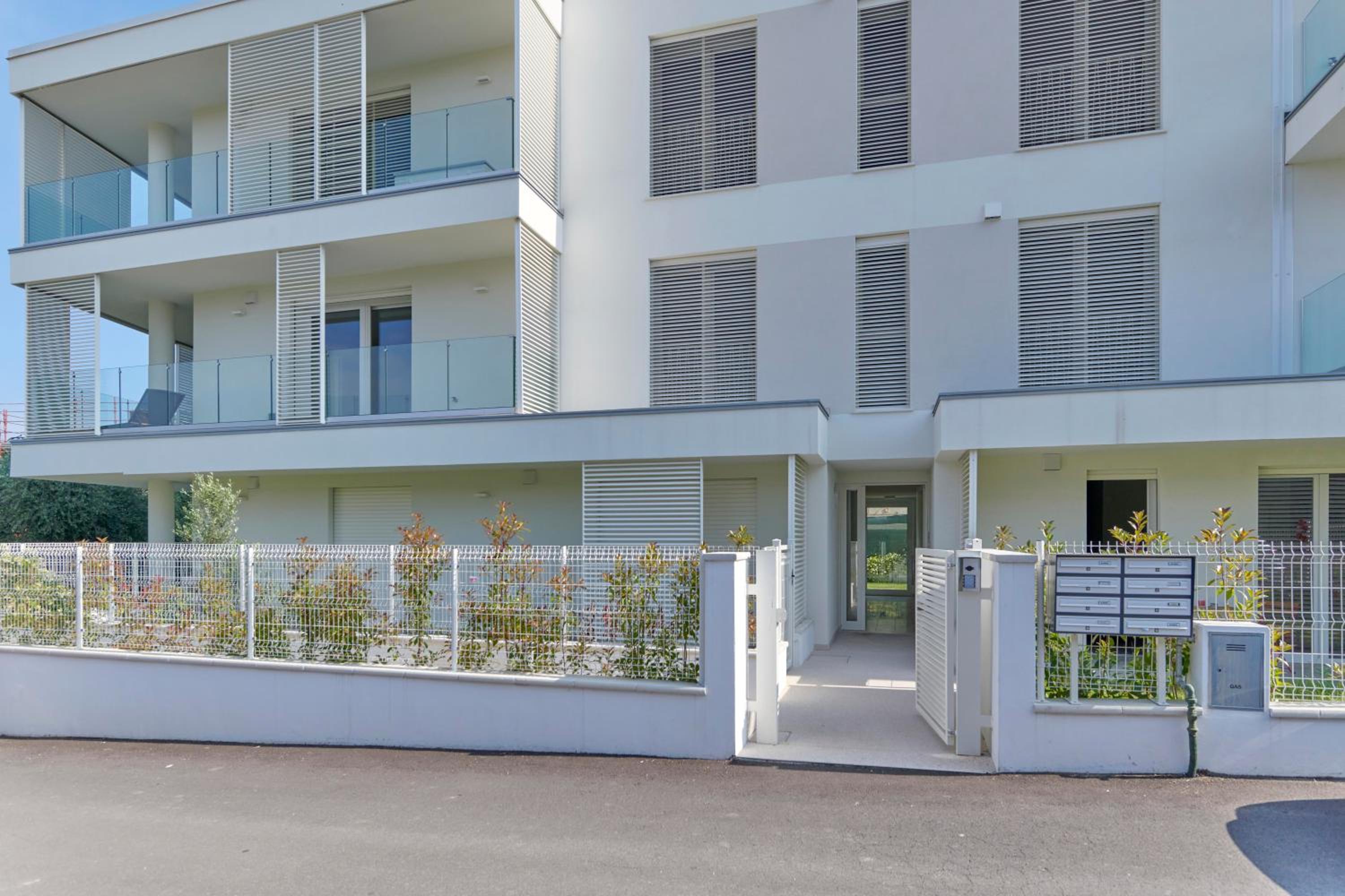 ApartmentsGarda - Le Terrazze Del Garda Residence view 4
