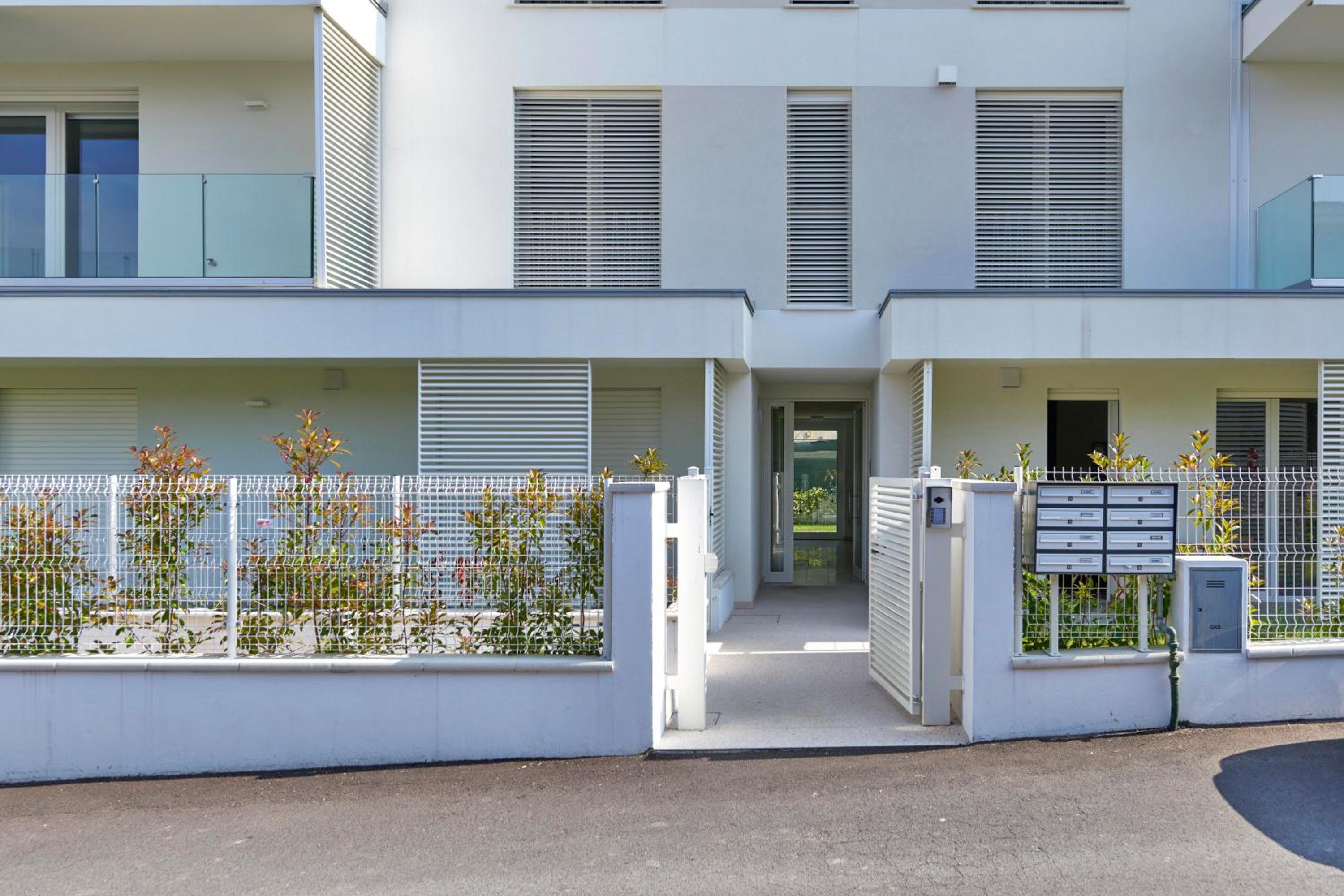 ApartmentsGarda - Le Terrazze Del Garda Residence view 3