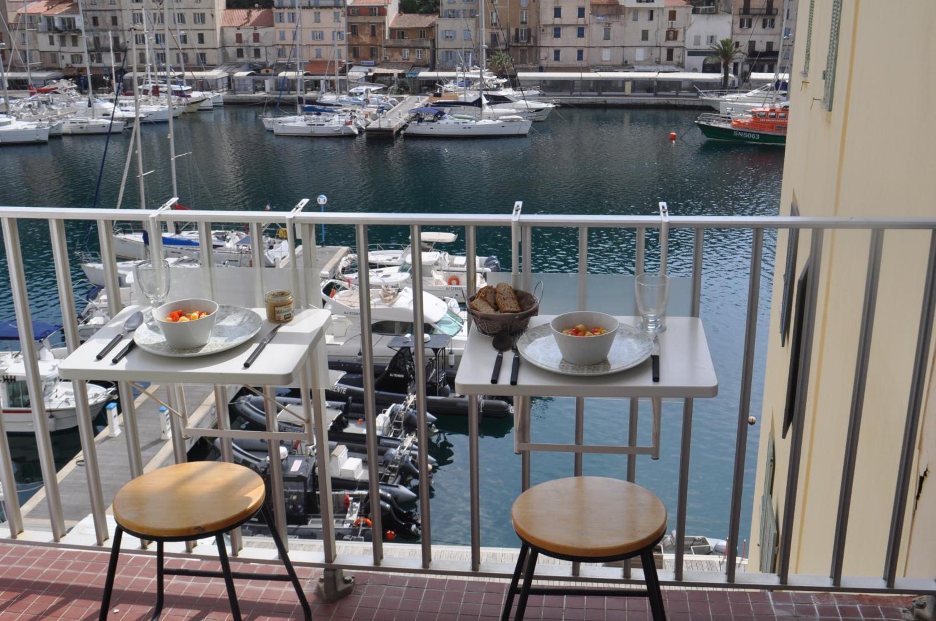 Appartement duplex plein sud sur le port de Bonifacio — photo 2