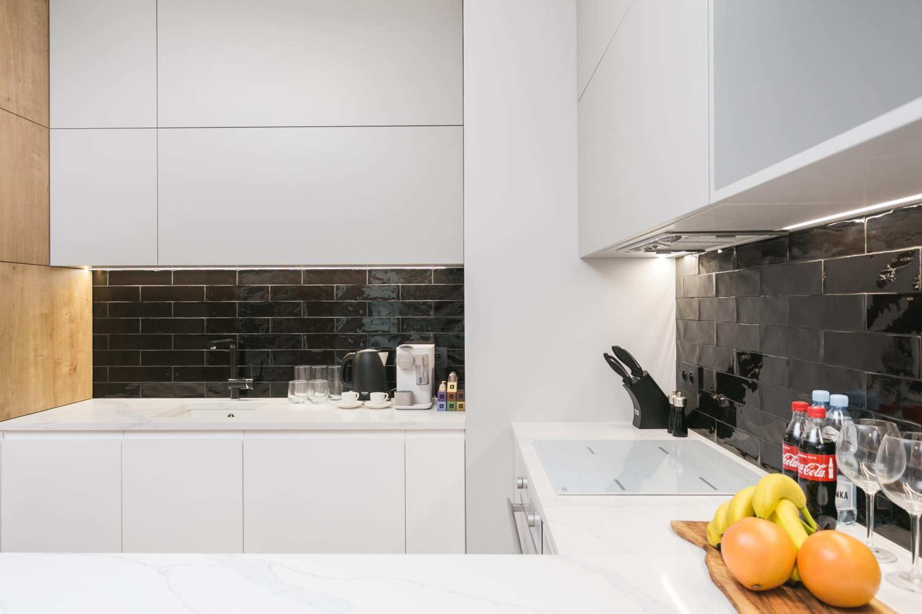 Urban Chic - Luxury Stay at Mennica Residence Warsaw