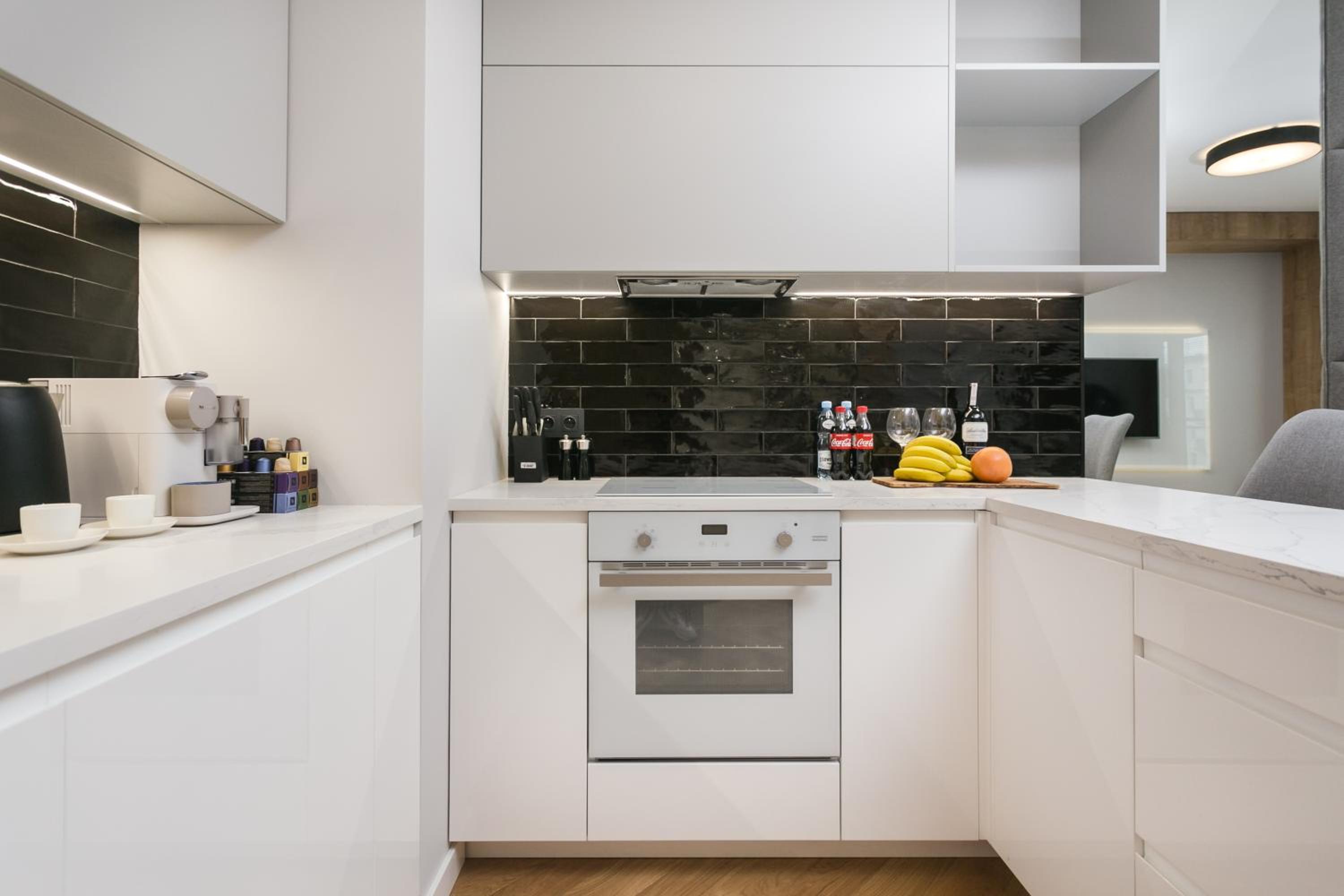Urban Chic - Luxury Stay at Mennica Residence Warsaw