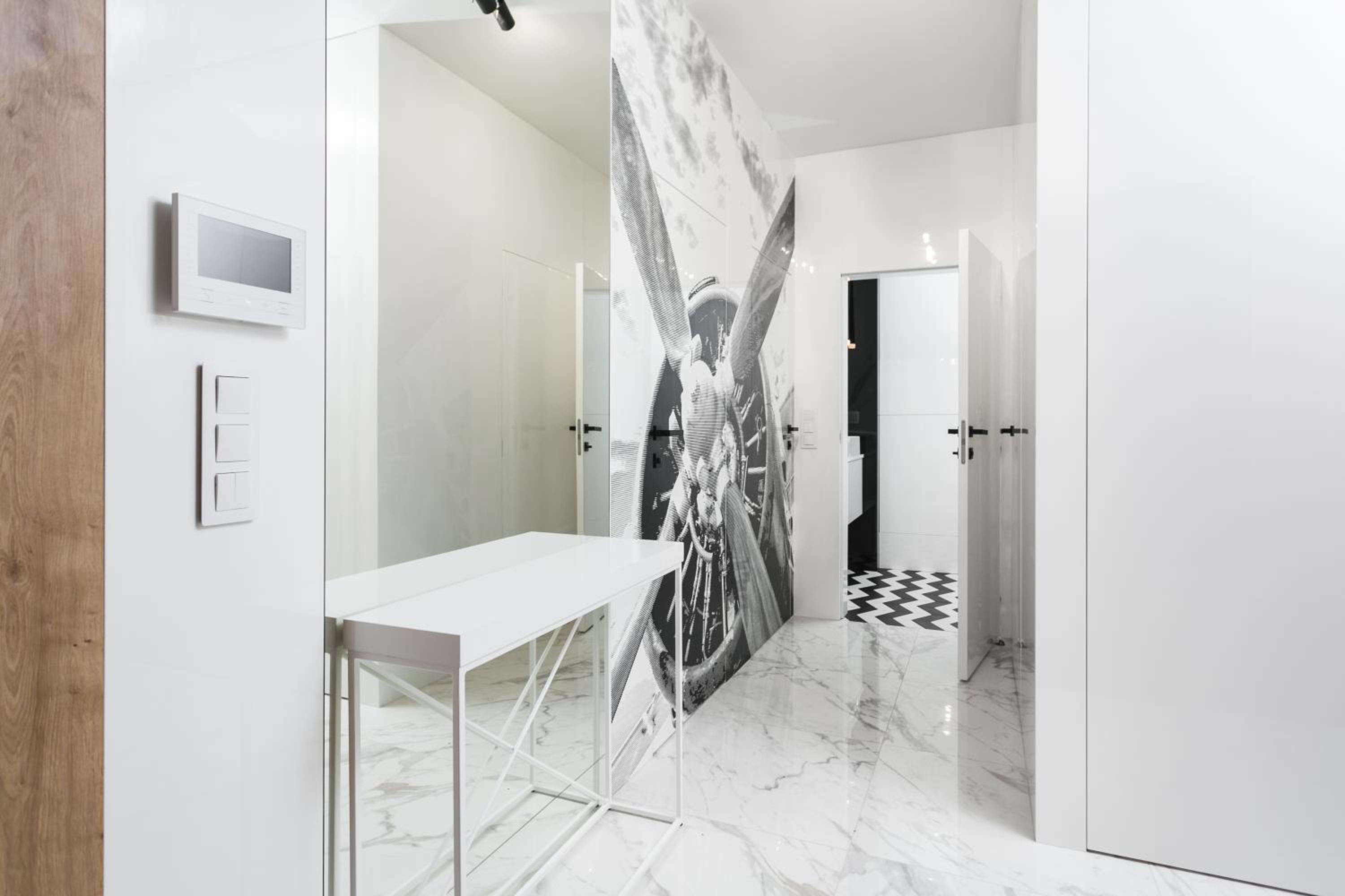 Urban Chic - Luxury Stay at Mennica Residence Warsaw
