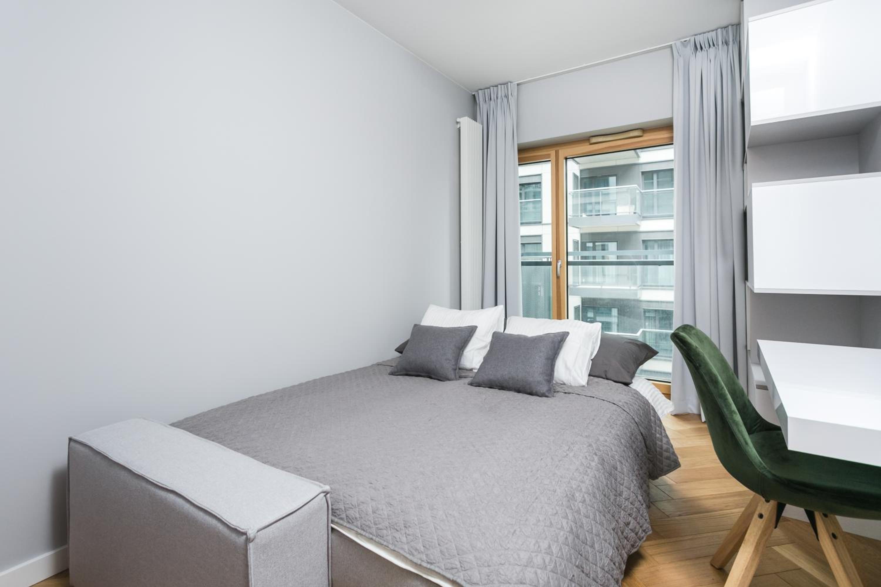 Urban Chic - Luxury Stay at Mennica Residence Warsaw
