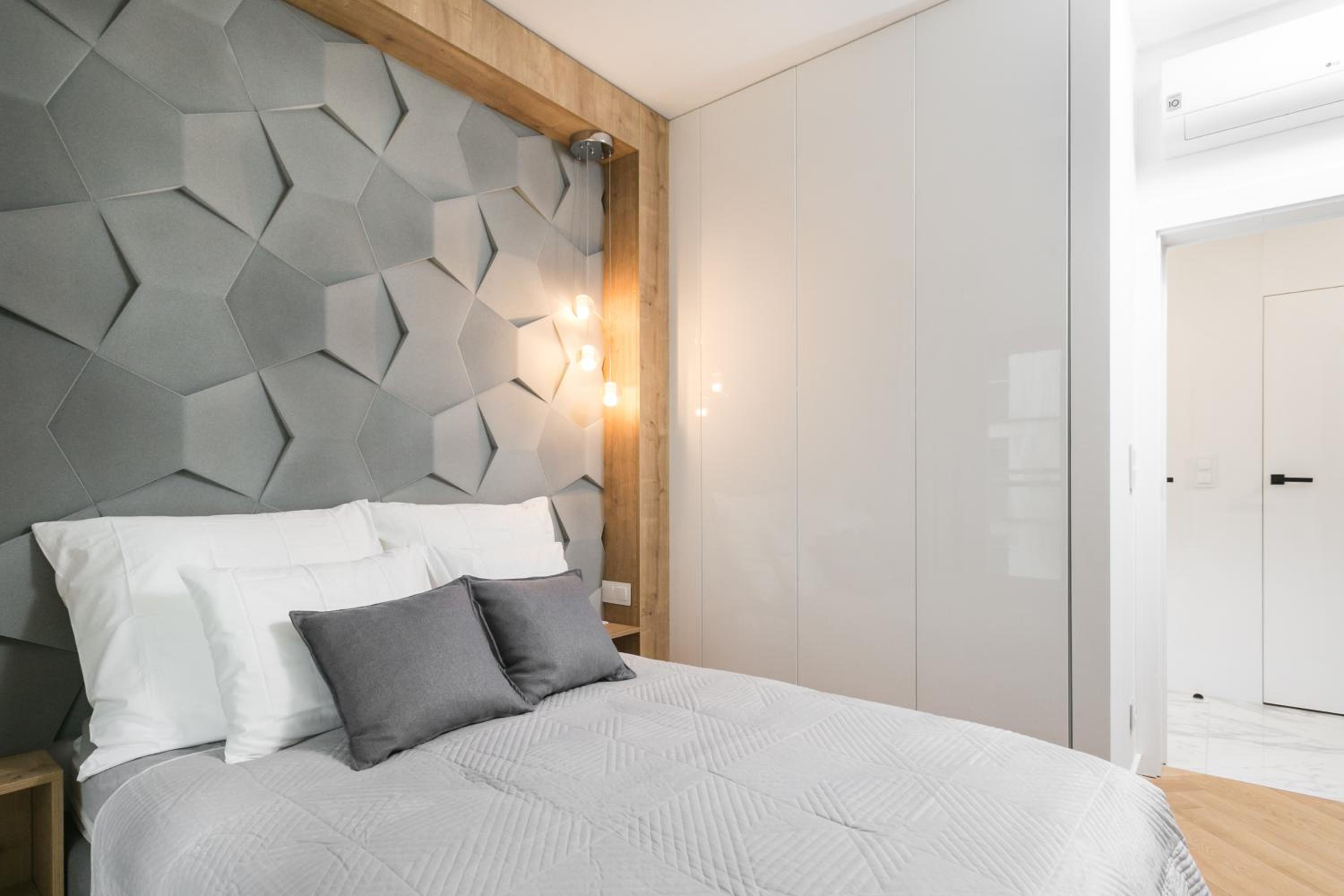 Urban Chic - Luxury Stay at Mennica Residence Warsaw