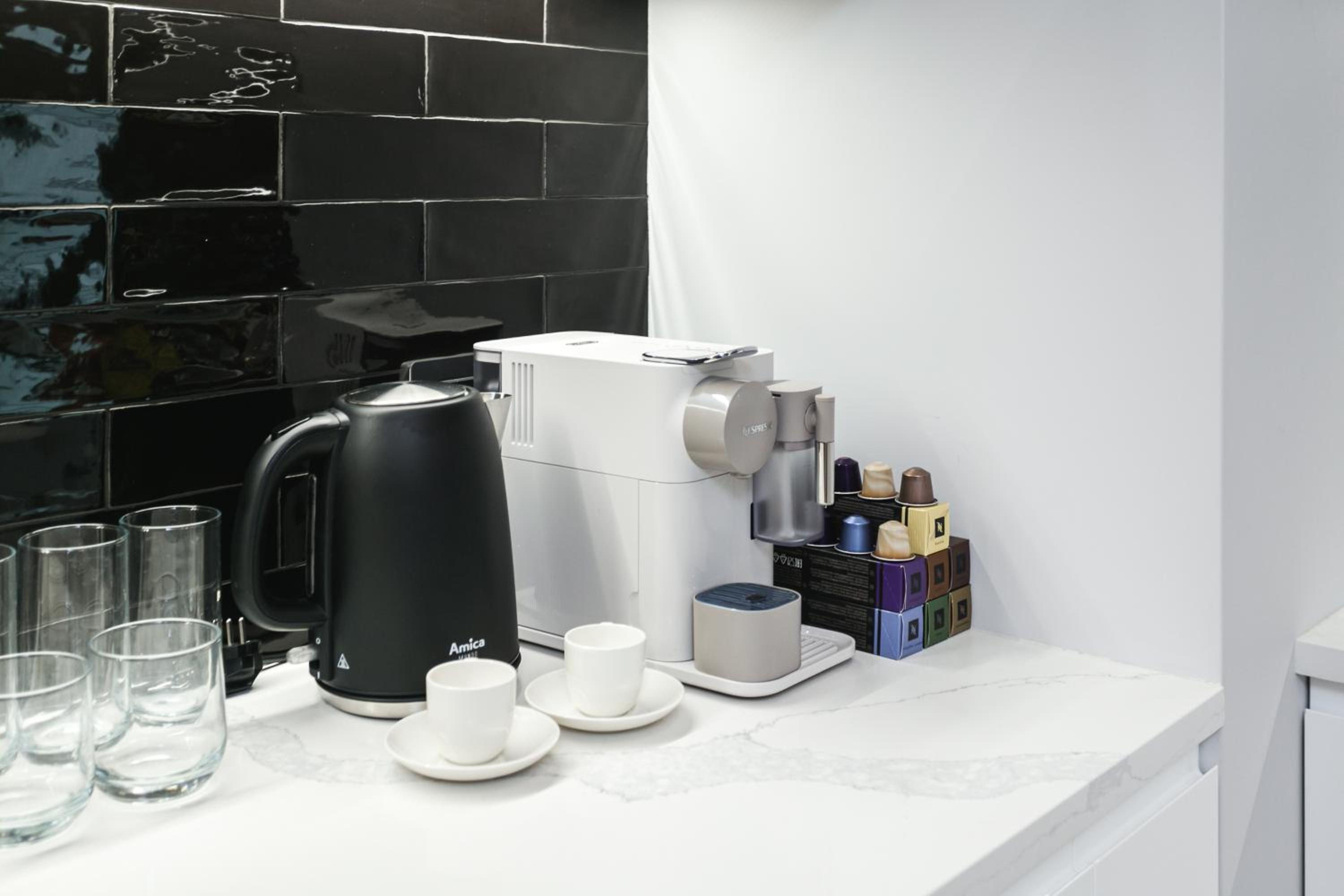 Urban Chic - Luxury Stay at Mennica Residence Warsaw