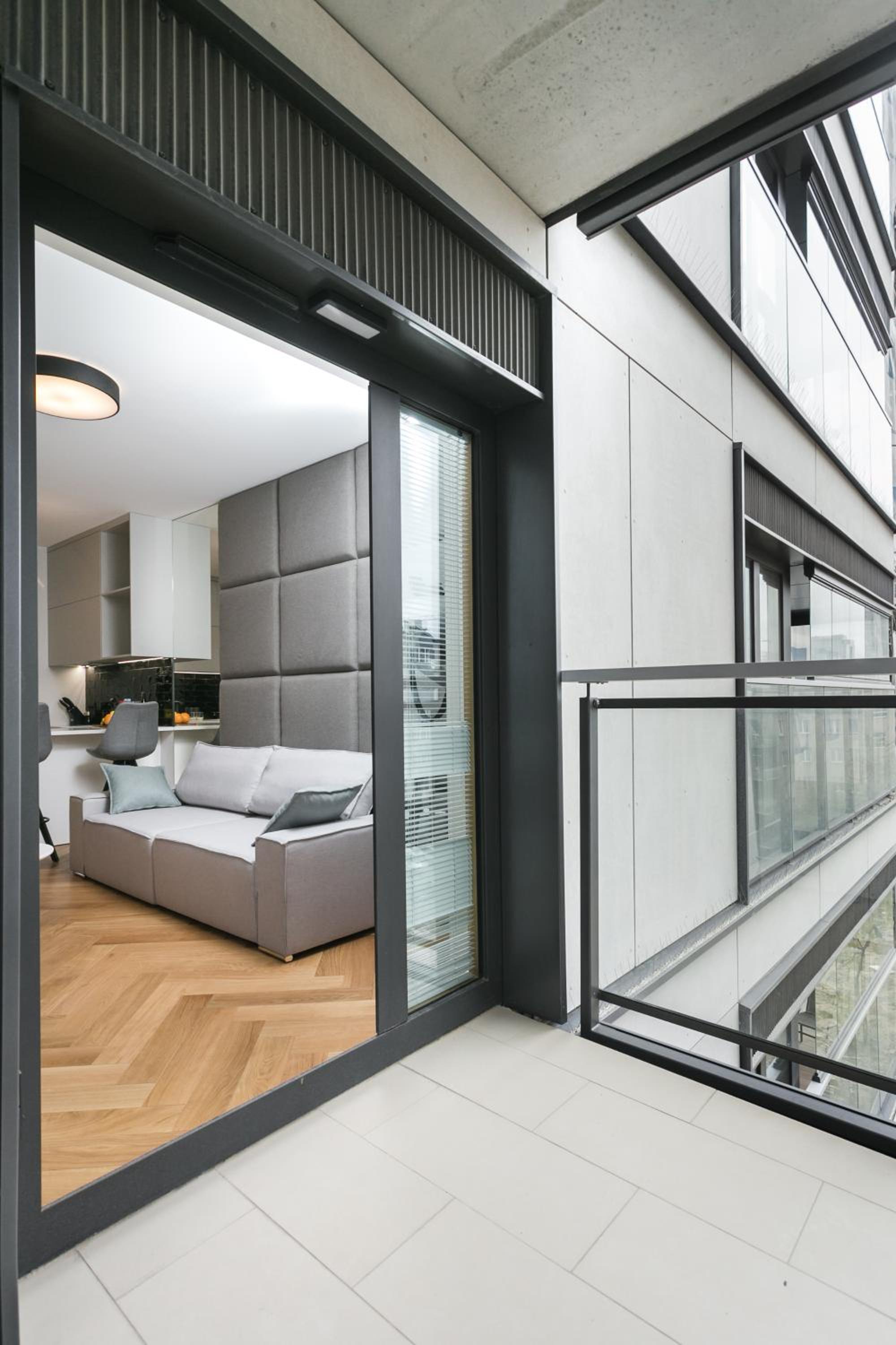 Urban Chic - Luxury Stay at Mennica Residence Warsaw