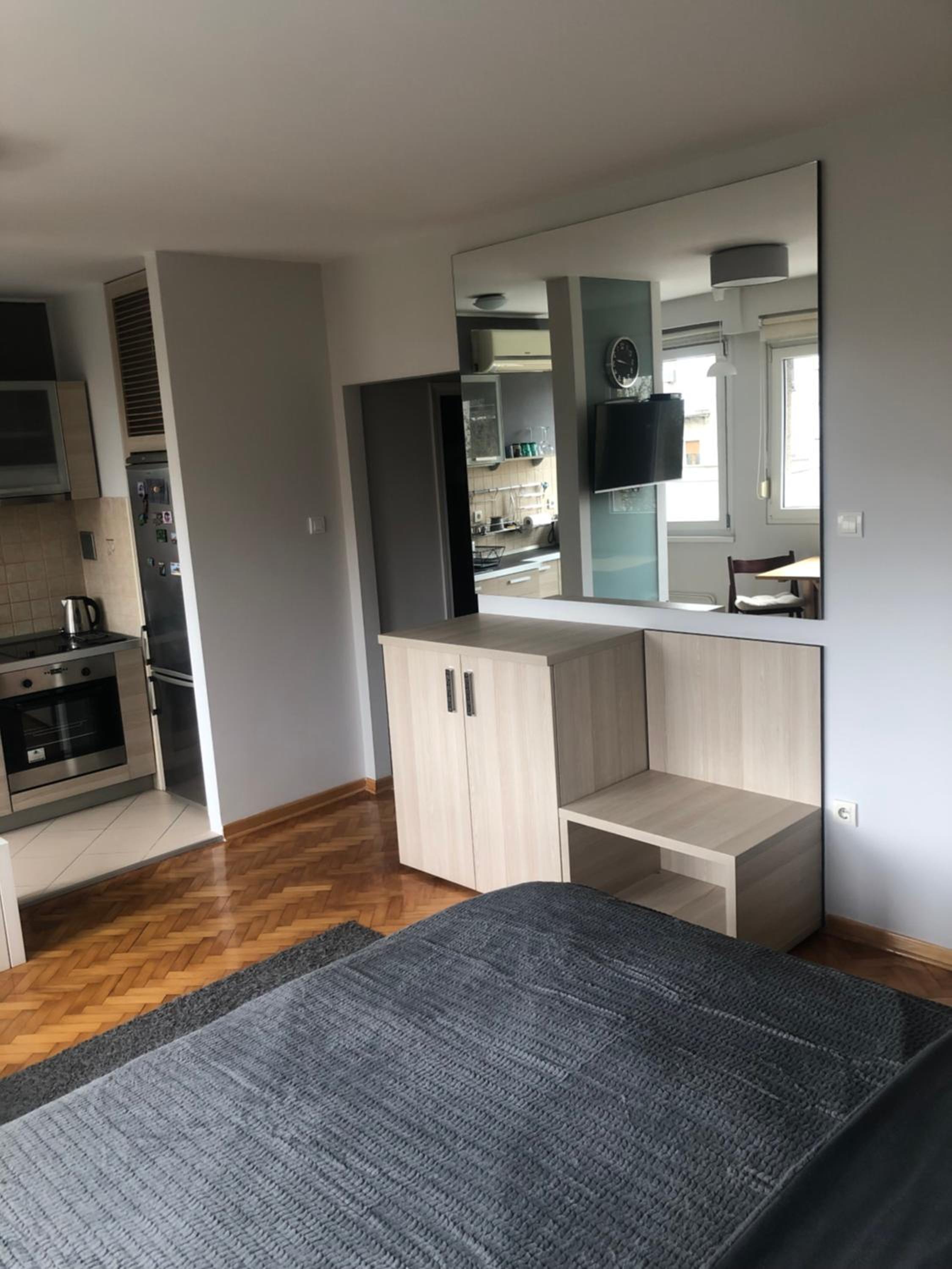 LEO Central Apartment