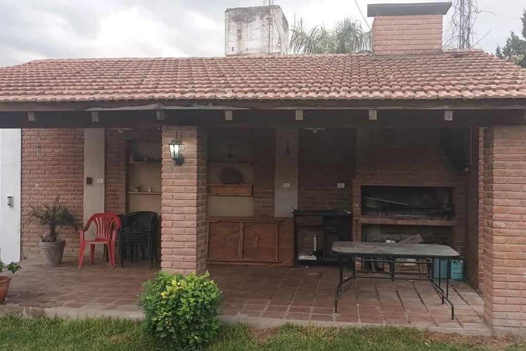 Casa con quincho y pileta