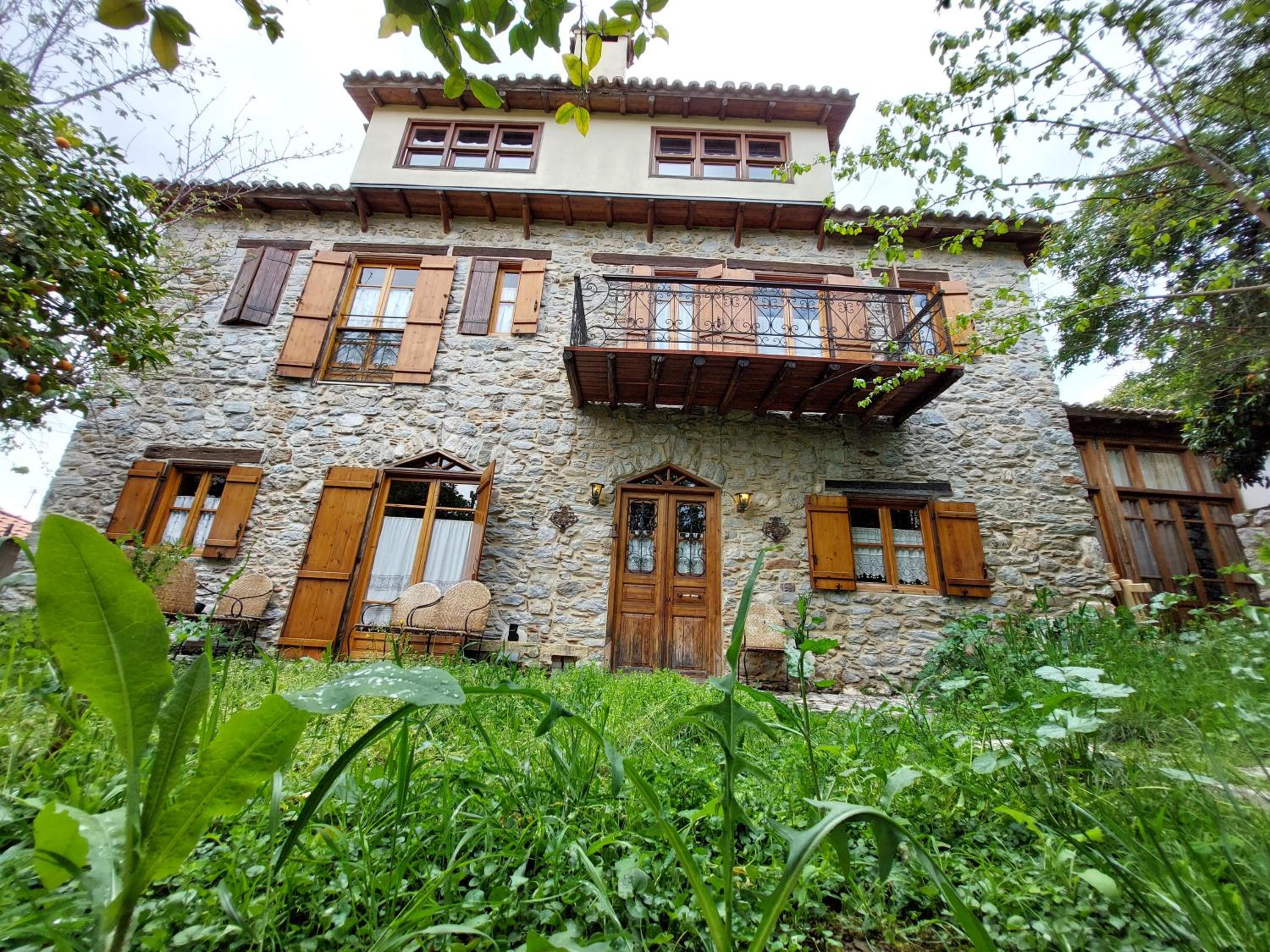 Large Stone Villa with garden. view 2