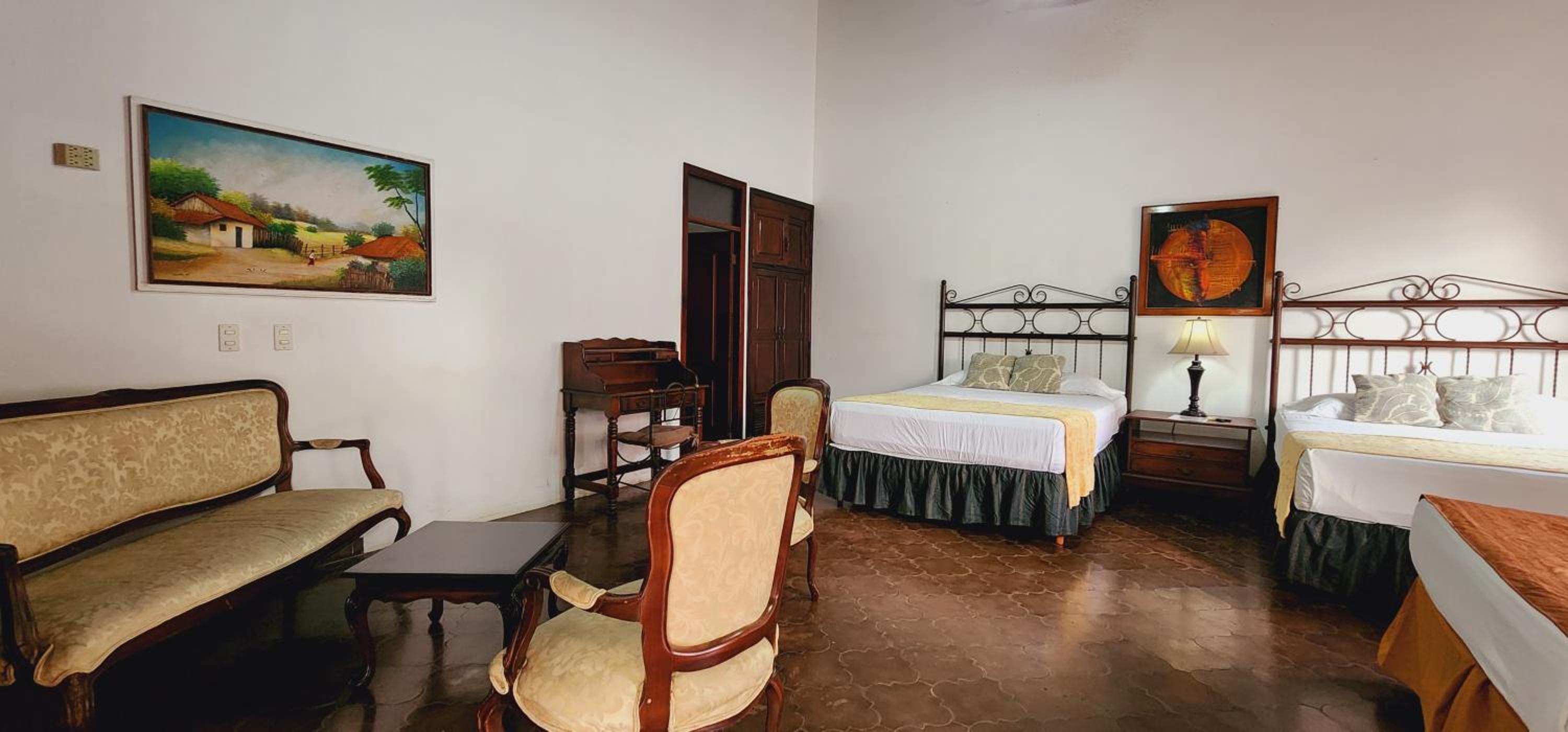 Camilas Hotel