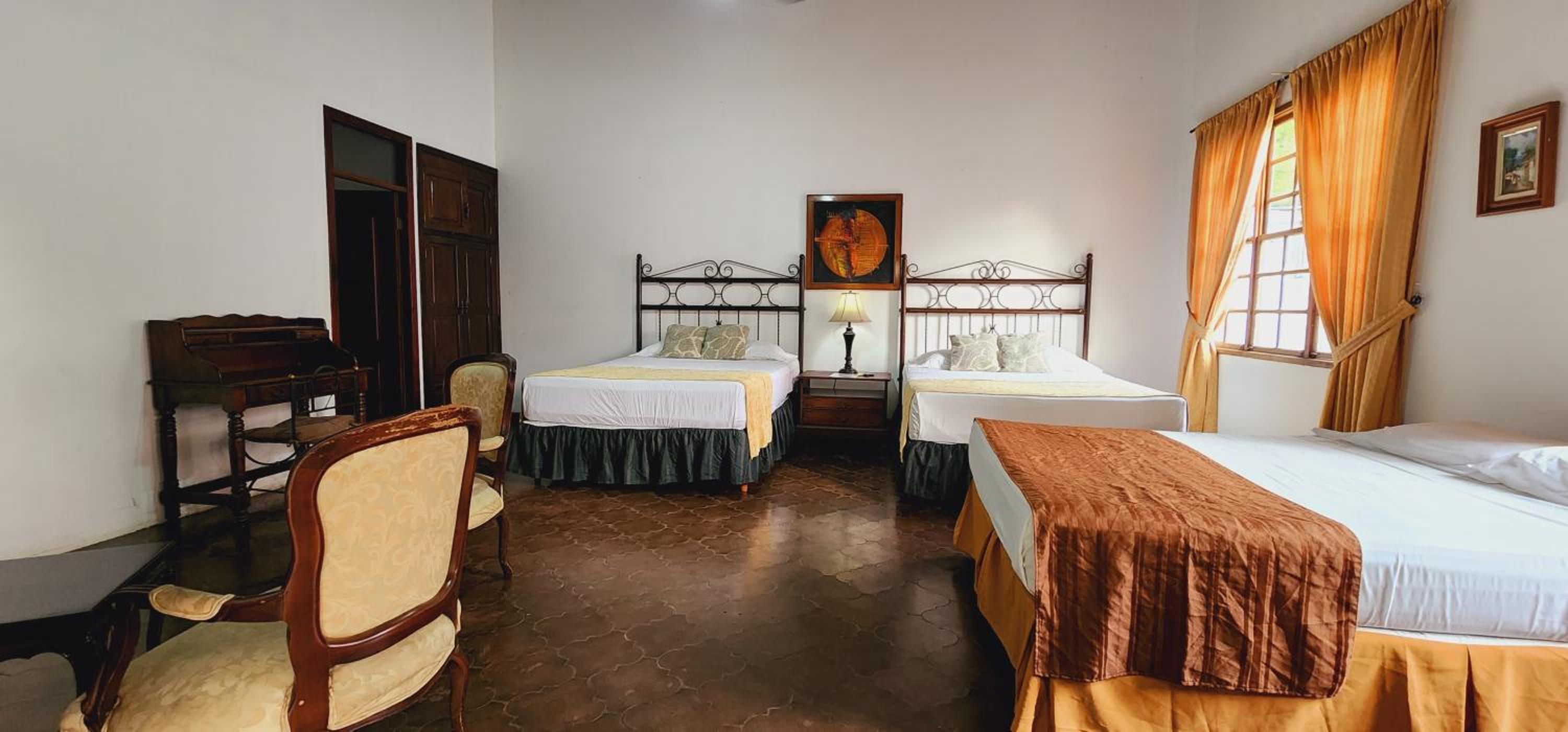 Camilas Hotel