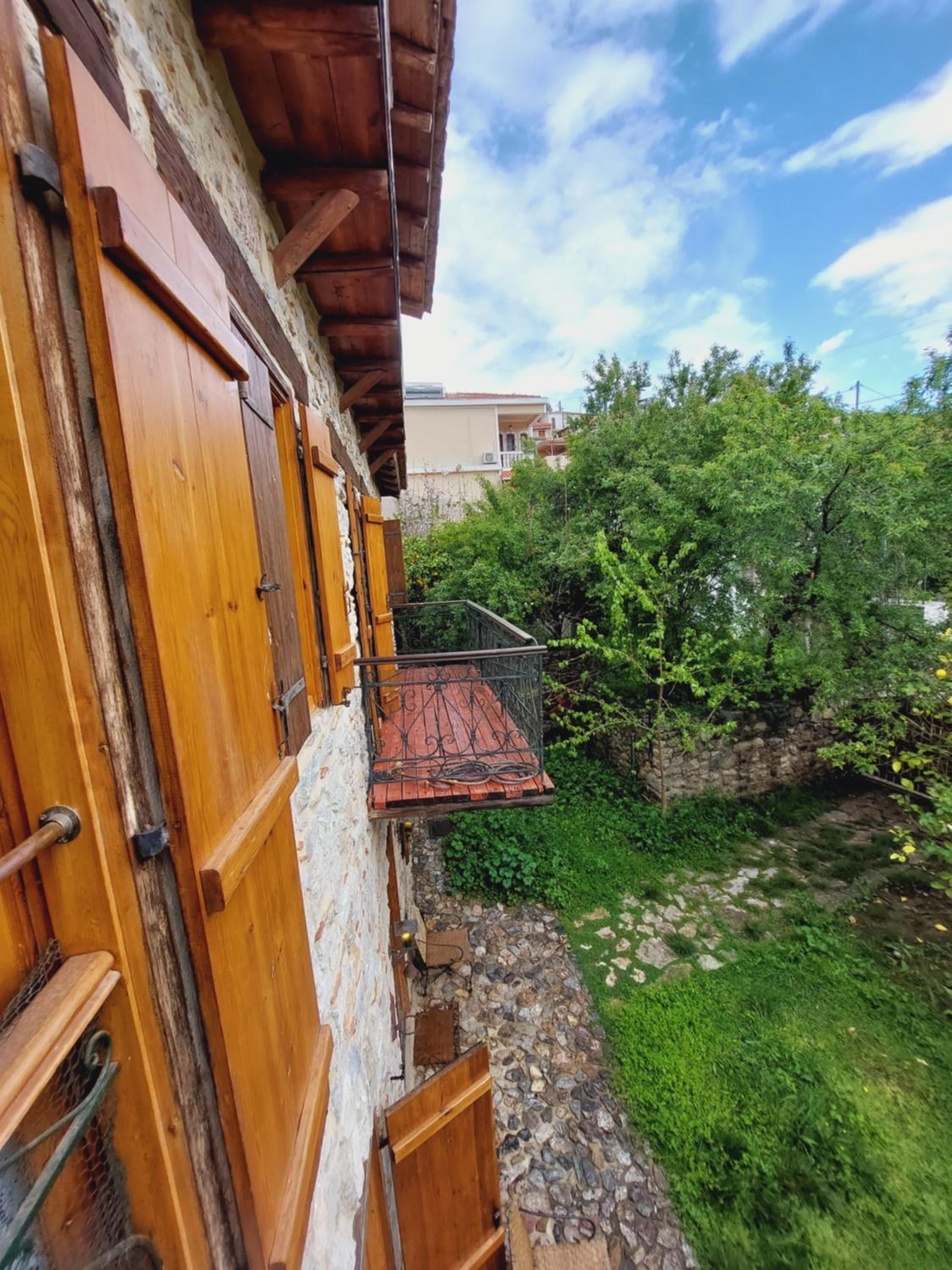 Large Stone Villa with garden. view 5