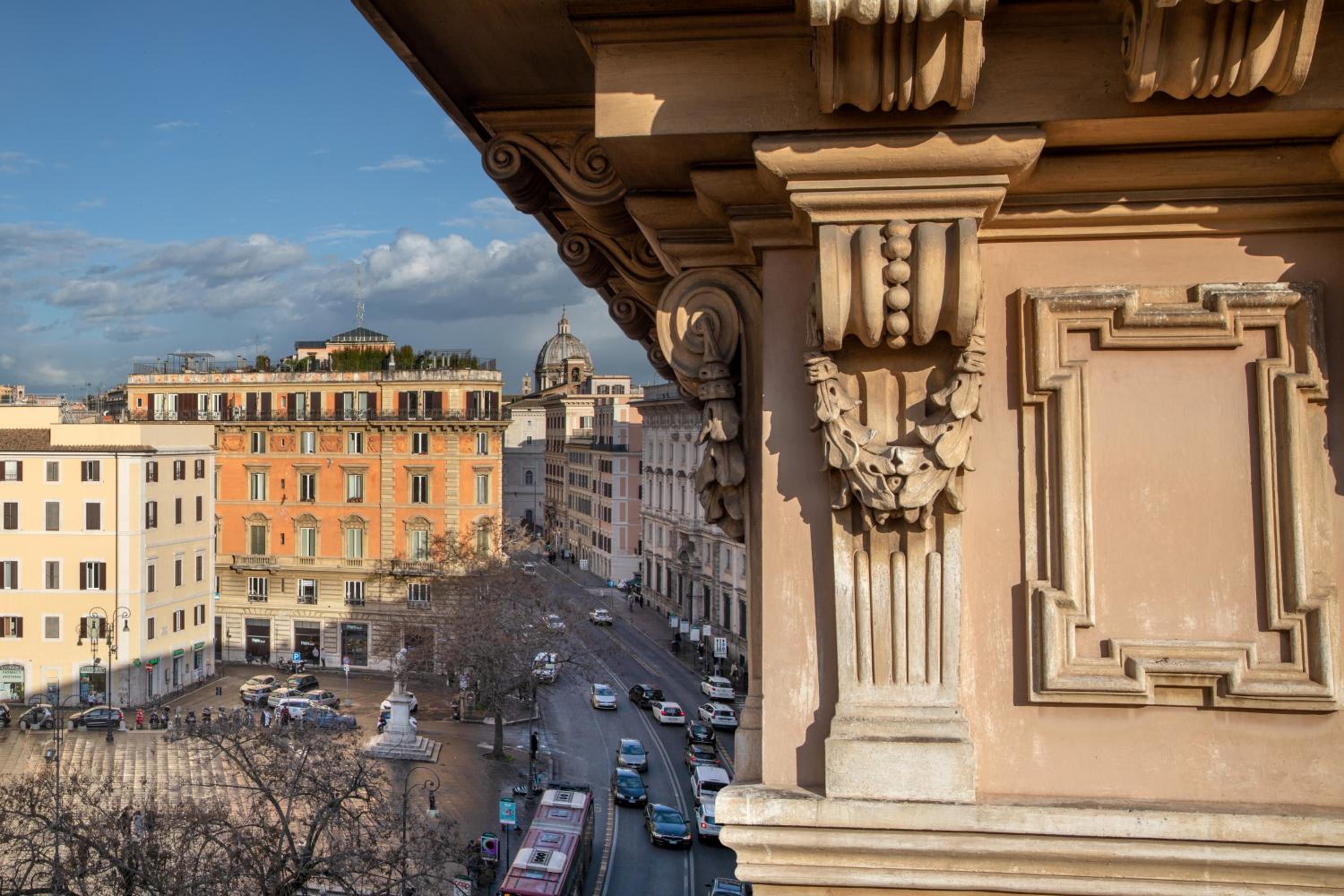 Navona Sky Palace