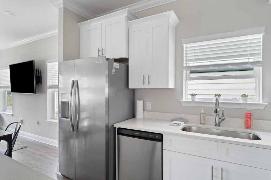 Downtown home + bay views + seafood market view 5