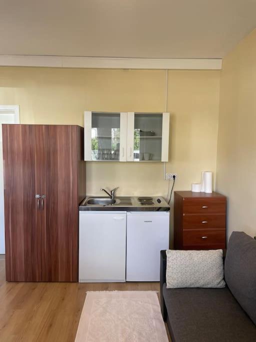 Einzimmerwohnung + Dusche und WC
