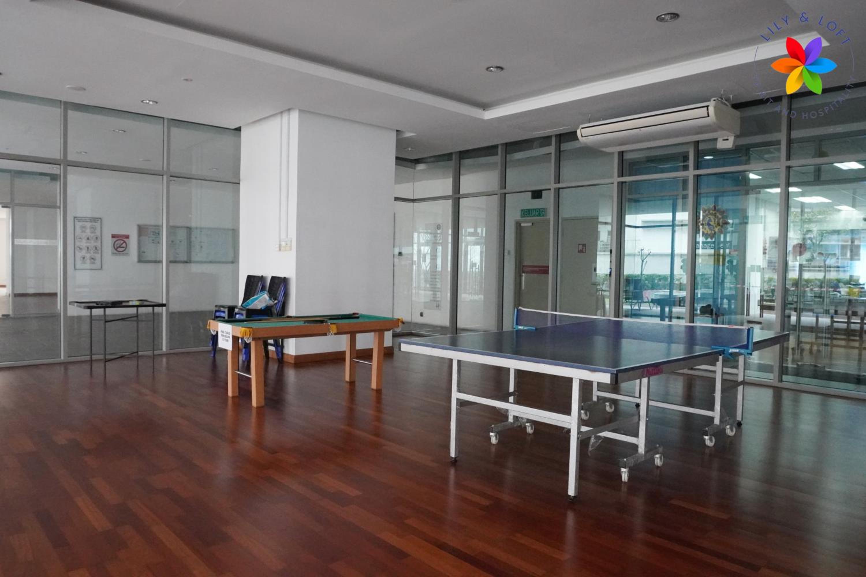 Lily and Loft - KL Gateway Bangsar LRT, WIFI, Netflix