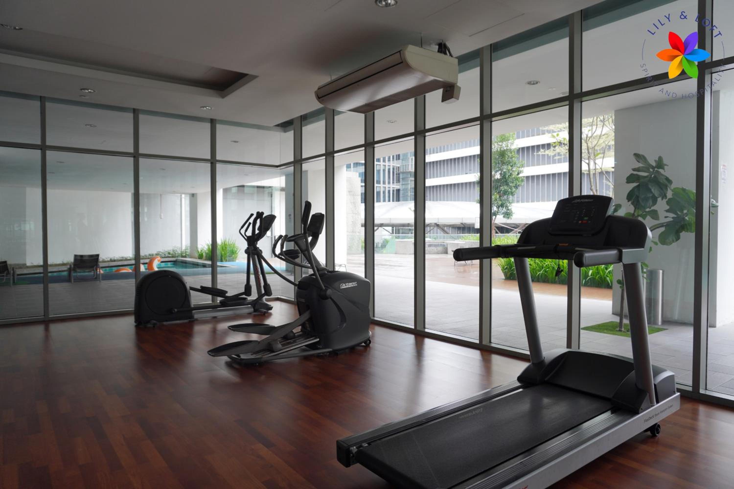 Lily and Loft - KL Gateway Bangsar LRT, WIFI, Netflix
