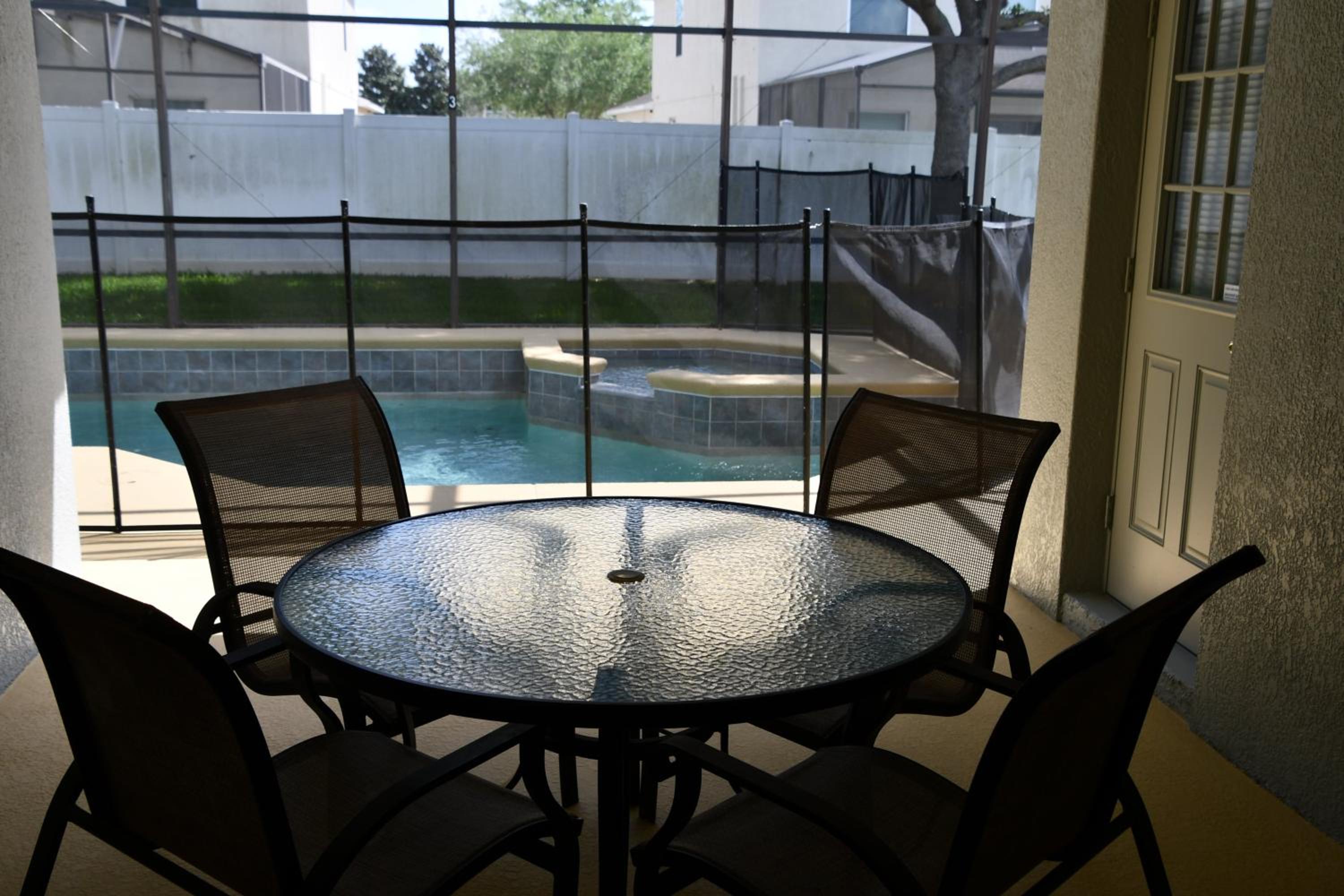 Gated Community, Private Pool And Spa! view 2