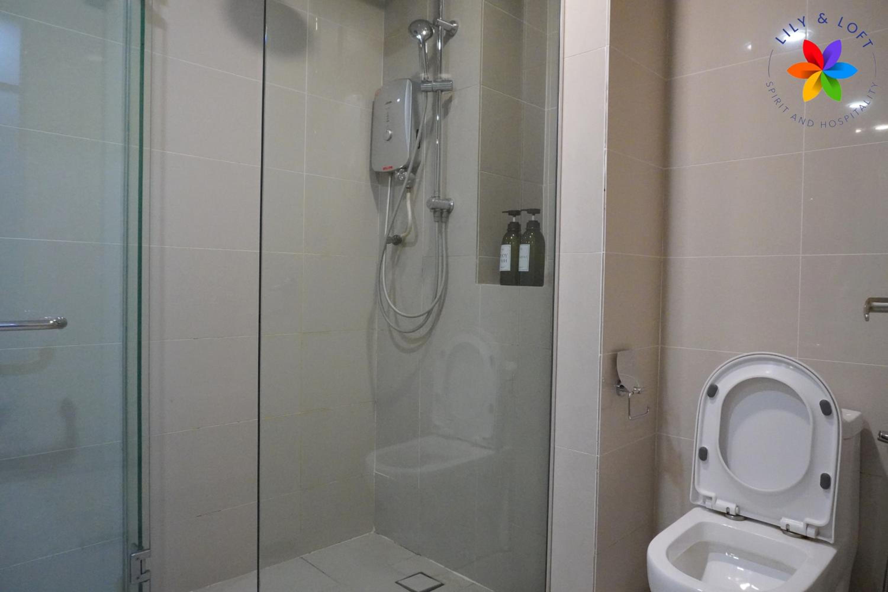 Lily and Loft - KL Gateway Bangsar LRT, WIFI, Netflix