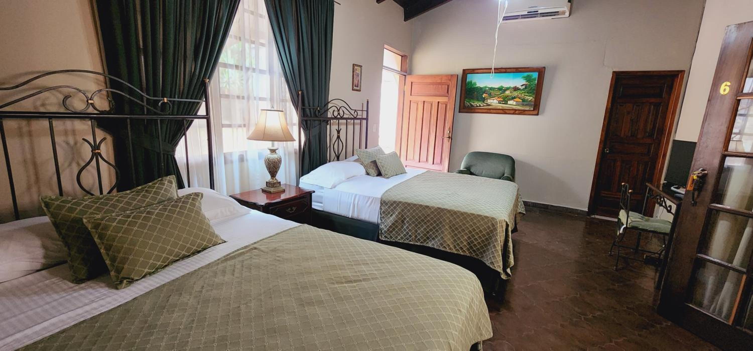 Camilas Hotel