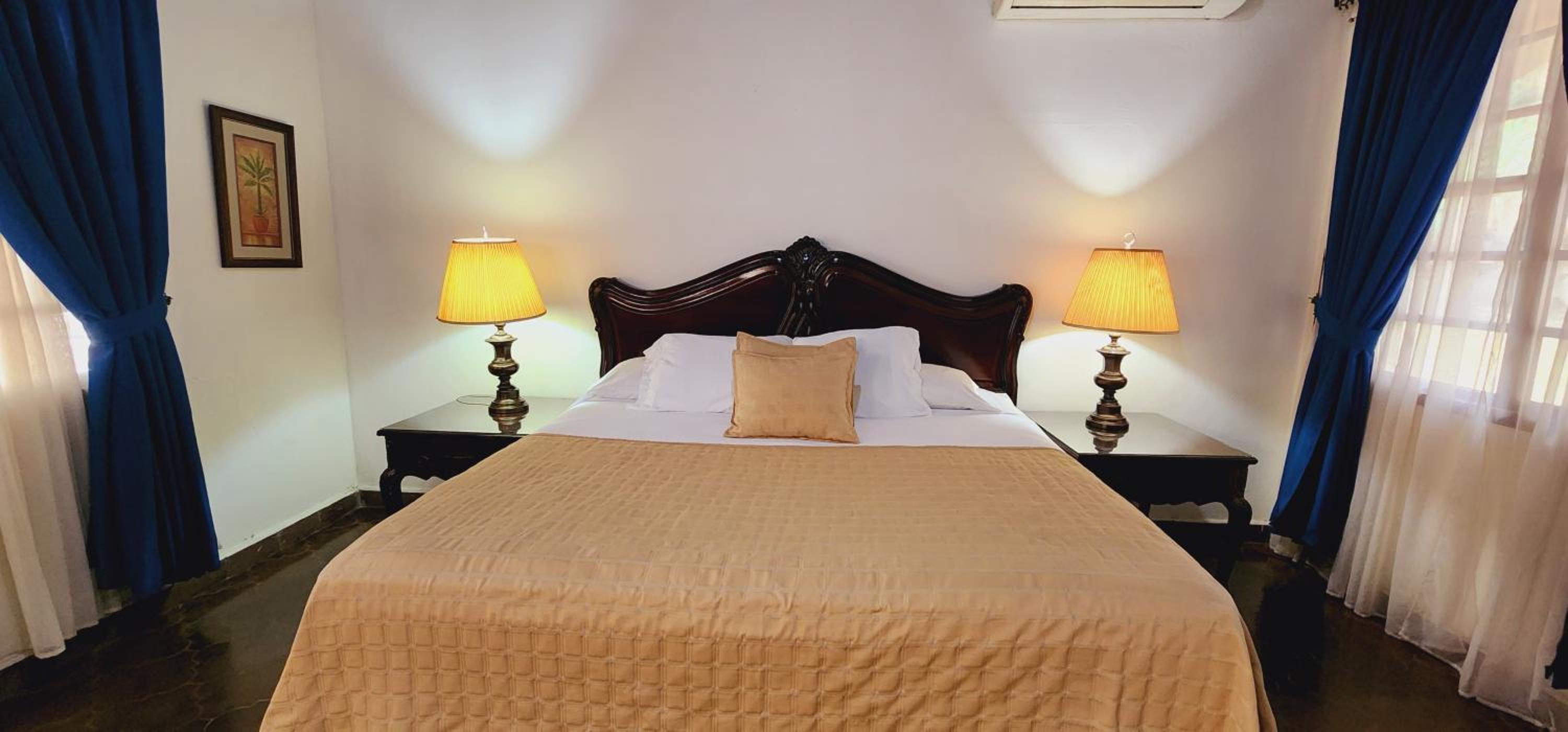 Camilas Hotel