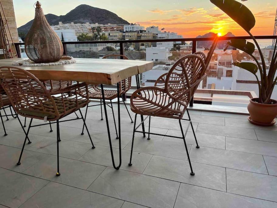 Luxury Designer Apartment - Unbeatable Sea Views
