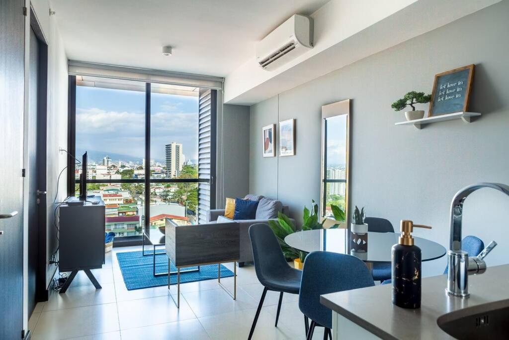 Rooftop and city view Aparment