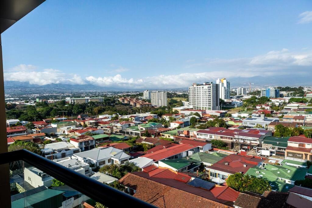 Rooftop and city view Aparment