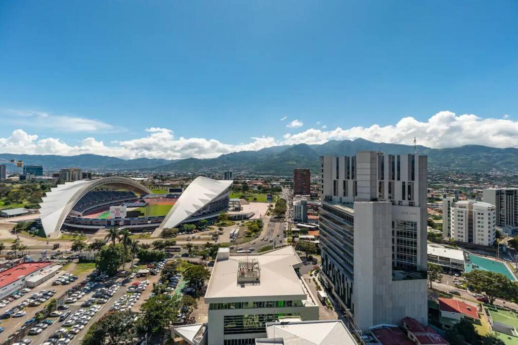 Rooftop and city view Aparment