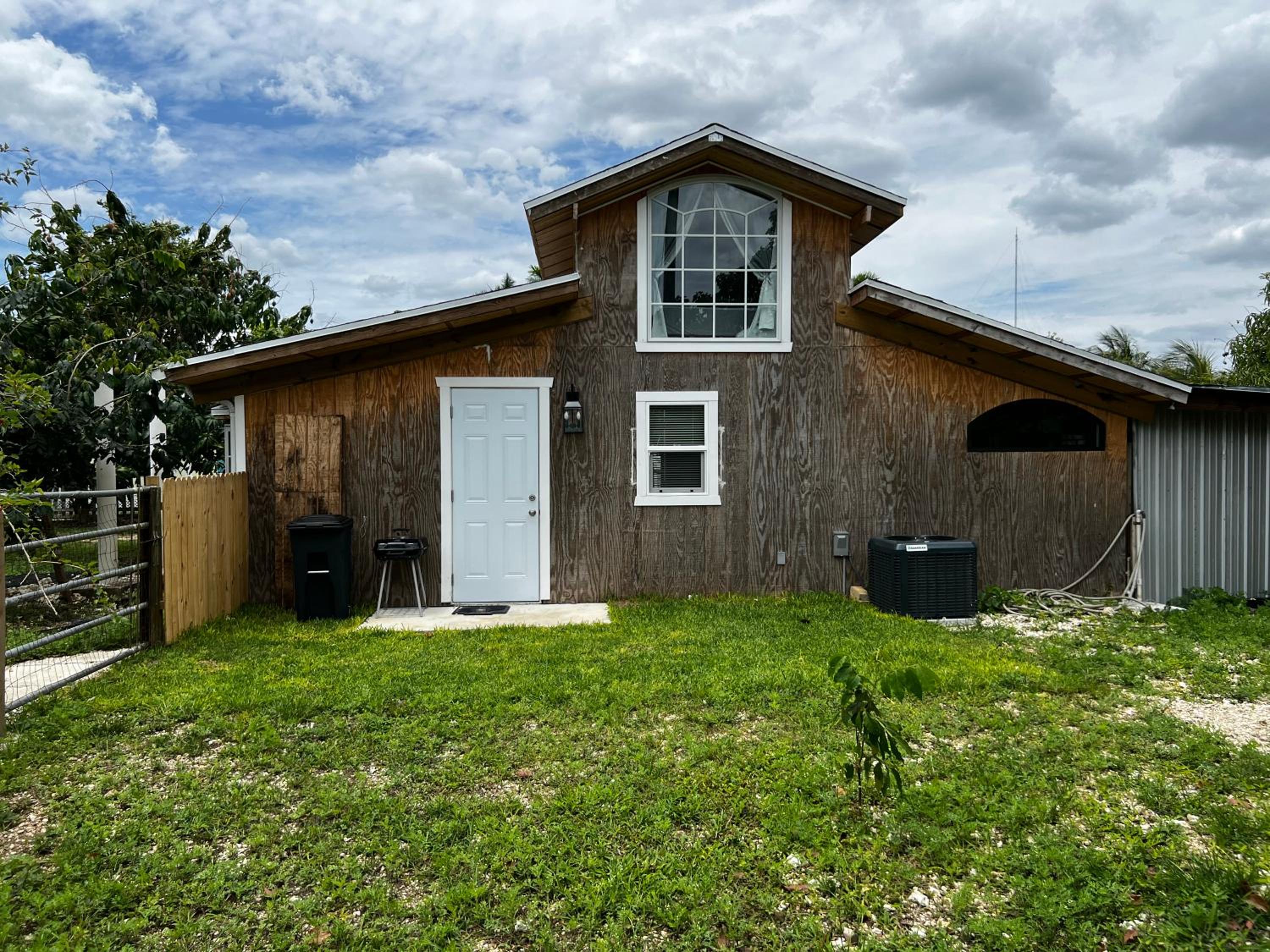 Tiny Farm Retreat Near Miami, Nature and Animal Experience view 5