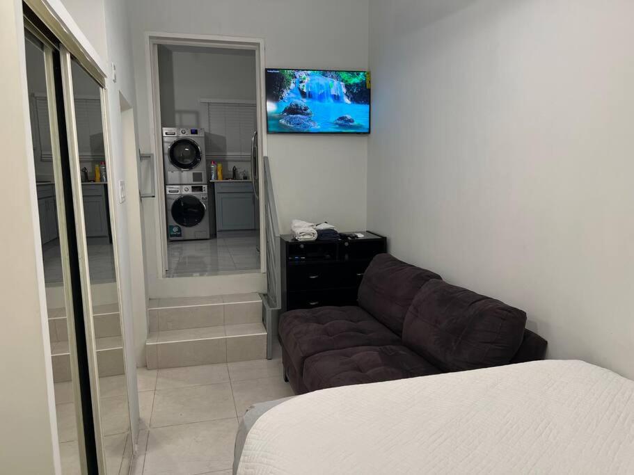 Luxury 1 Bedroom & Rooftop Pool unit #2