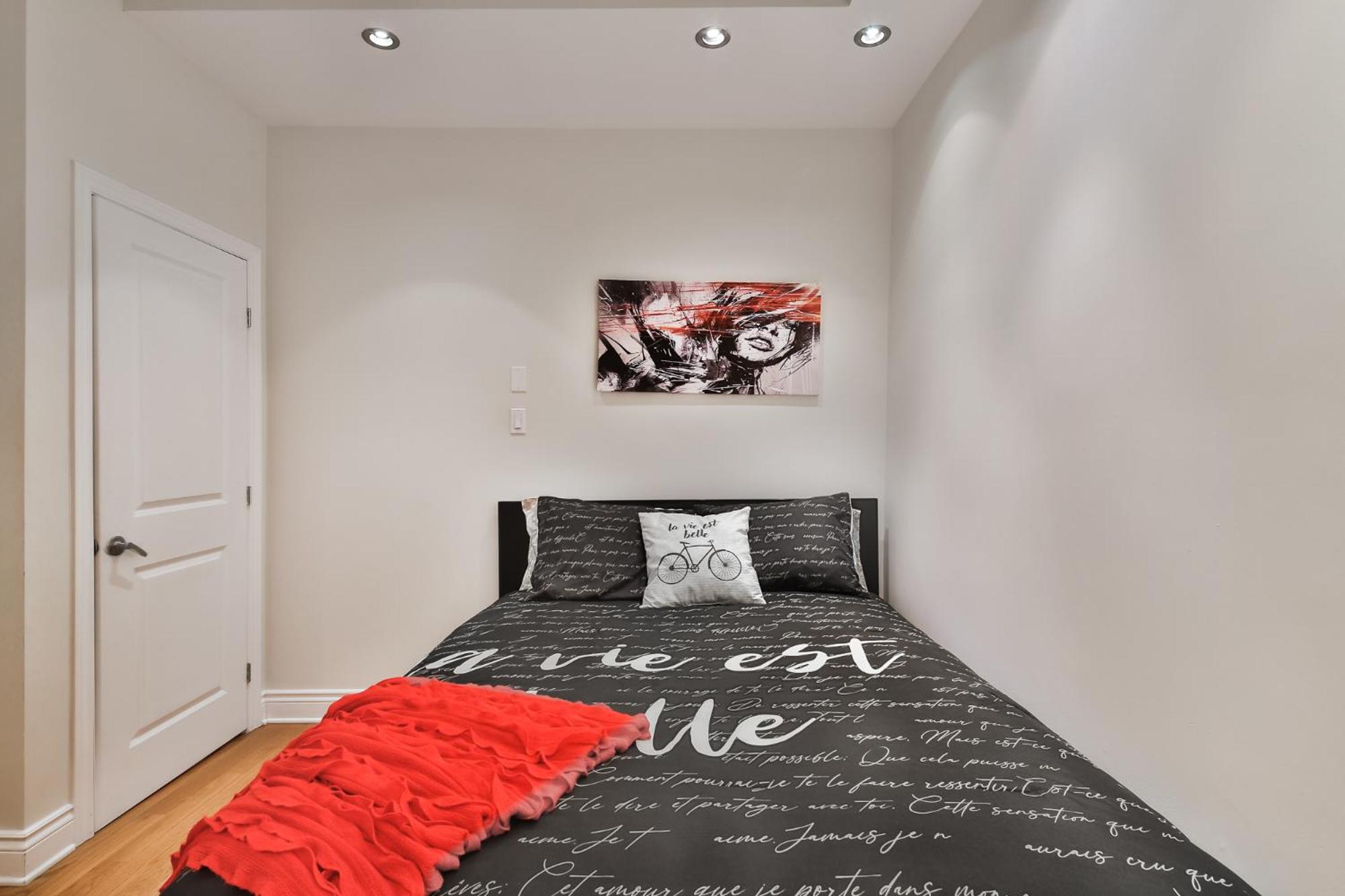 STUNNING full APARTMENTS - stocked KITCHENS - WASHER & DRYERS - WORKSPACE PROVIDED - FAST WIFI - LOCATED on the FAMOUS ST Denis street - Near METRO MONT RO
