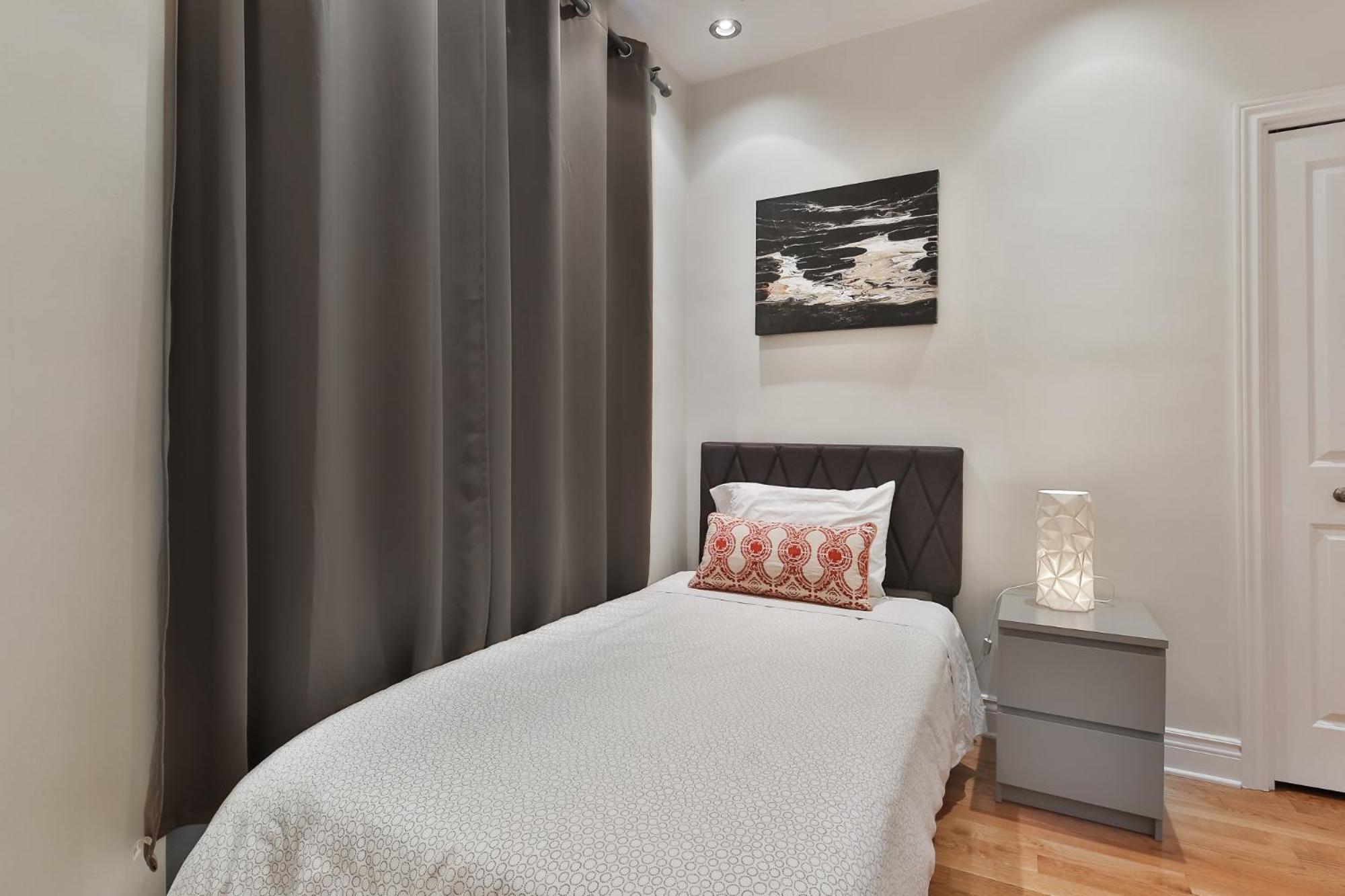 STUNNING full APARTMENTS - stocked KITCHENS - WASHER & DRYERS - WORKSPACE PROVIDED - FAST WIFI - LOCATED on the FAMOUS ST Denis street - Near METRO MONT RO