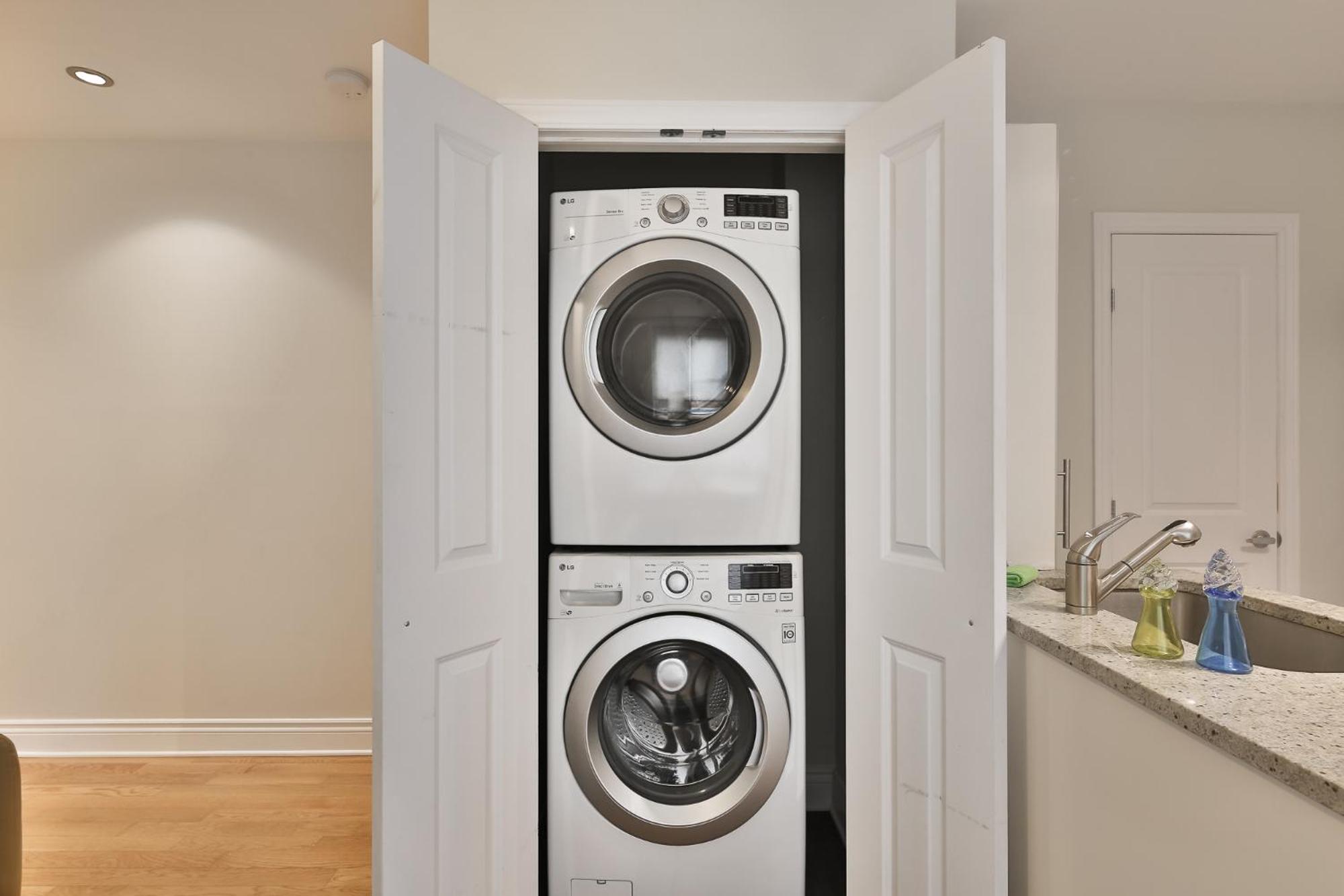STUNNING full APARTMENTS - stocked KITCHENS - WASHER & DRYERS - WORKSPACE PROVIDED - FAST WIFI - LOCATED on the FAMOUS ST Denis street - Near METRO MONT RO