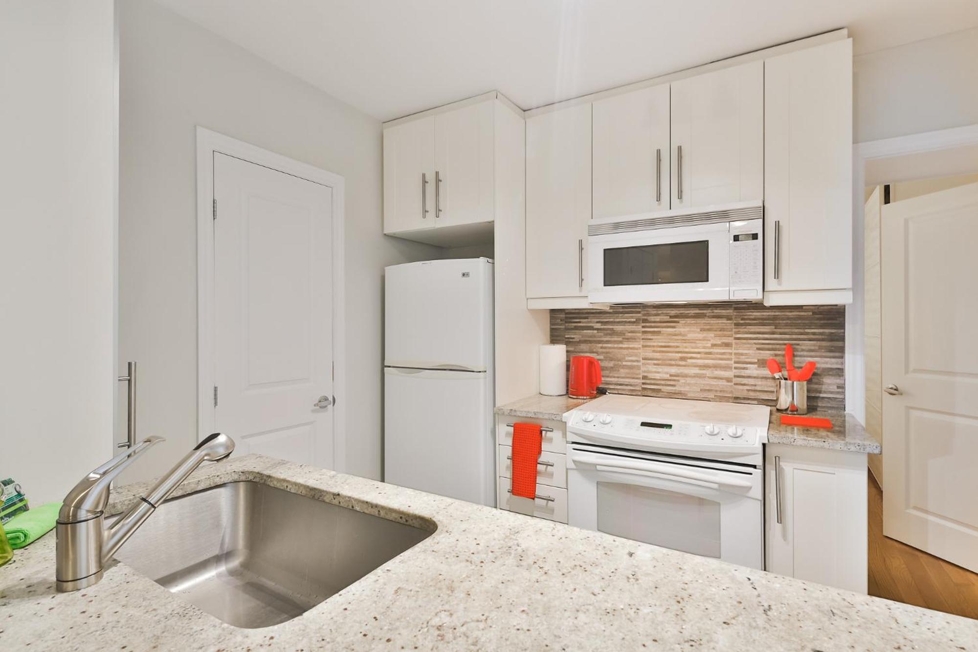 STUNNING full APARTMENTS - stocked KITCHENS - WASHER & DRYERS - WORKSPACE PROVIDED - FAST WIFI - LOCATED on the FAMOUS ST Denis street - Near METRO MONT RO