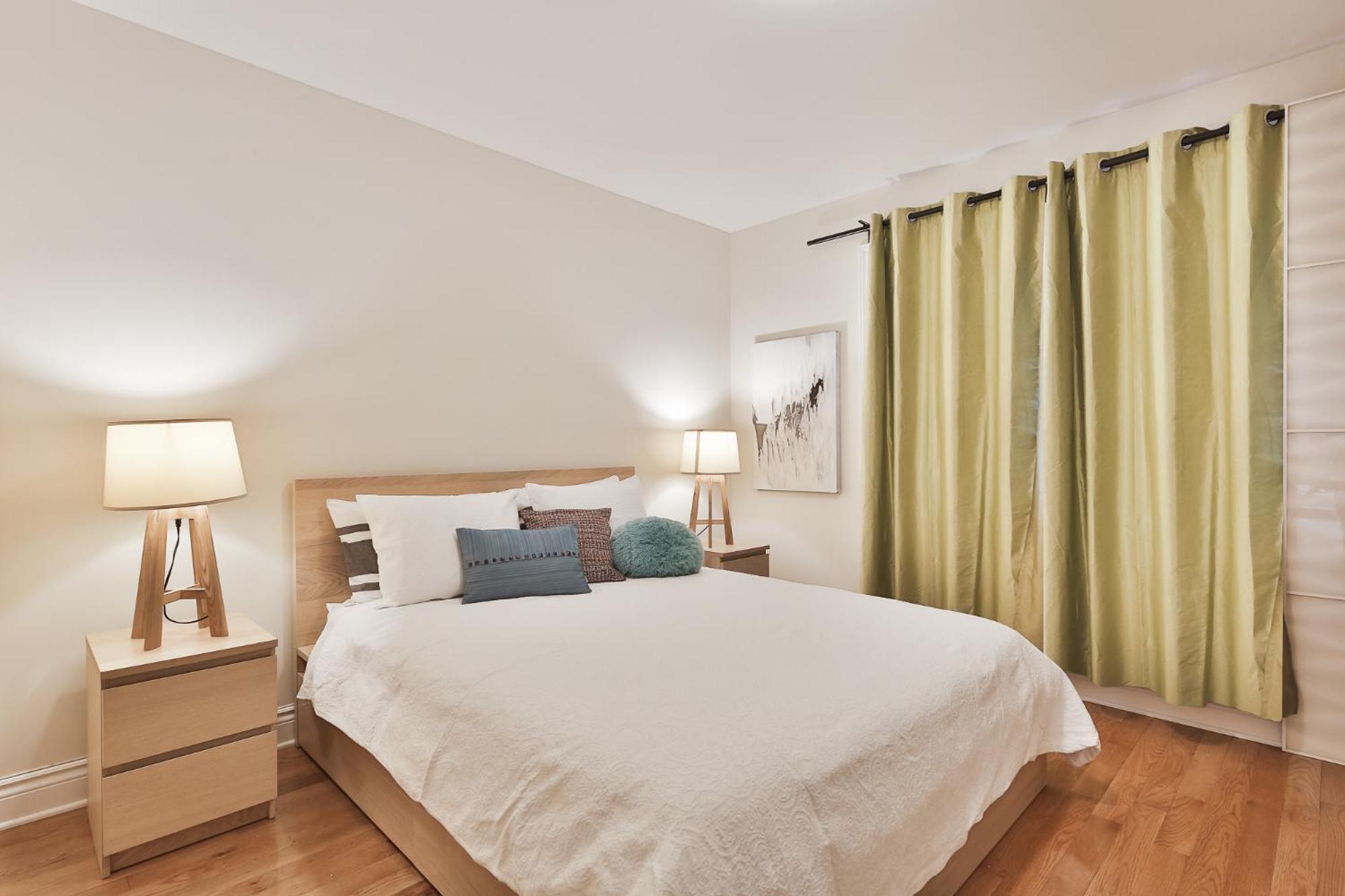STUNNING full APARTMENTS - stocked KITCHENS - WASHER & DRYERS - WORKSPACE PROVIDED - FAST WIFI - LOCATED on the FAMOUS ST Denis street - Near METRO MONT RO
