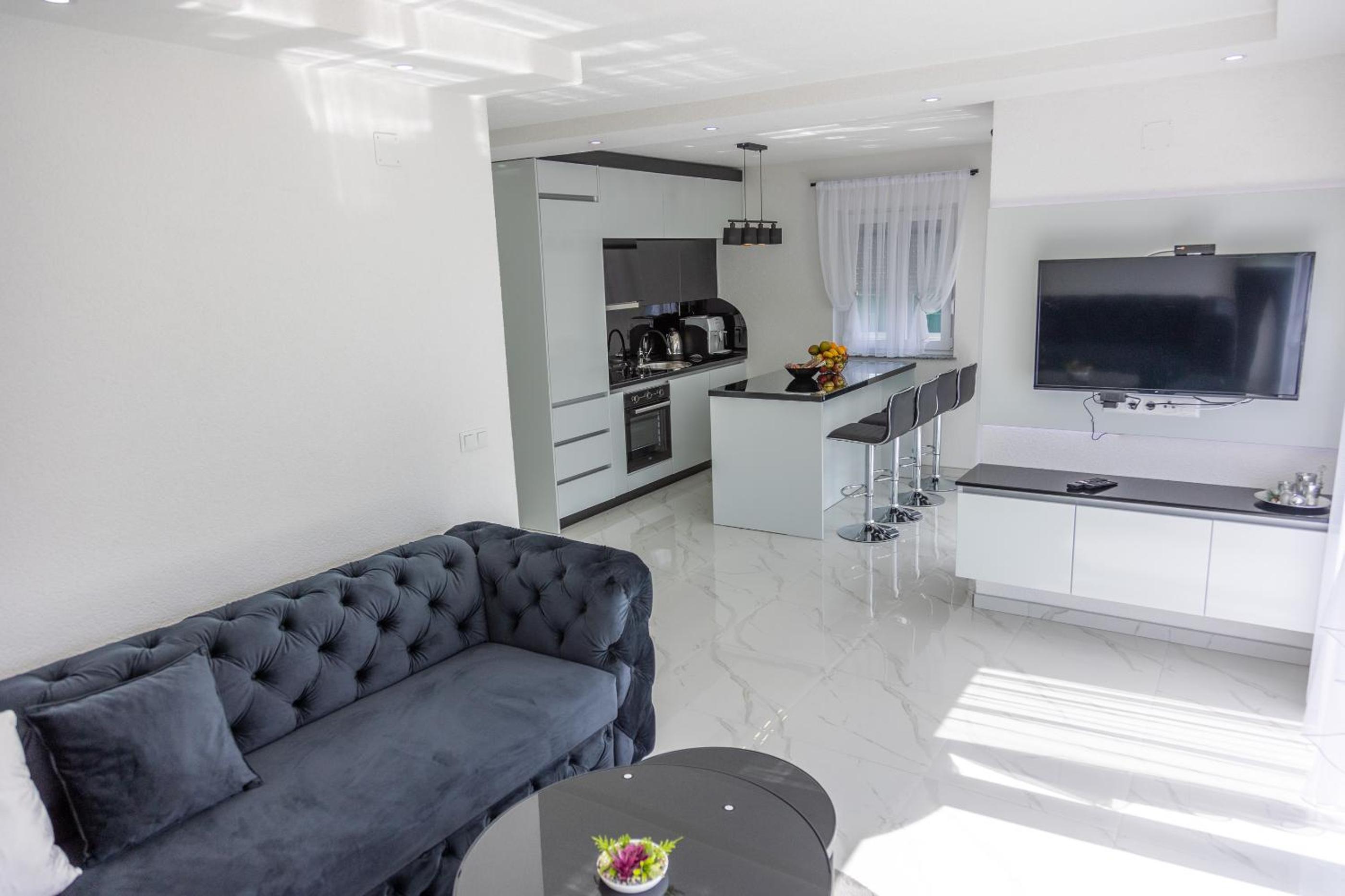 House De Luxe