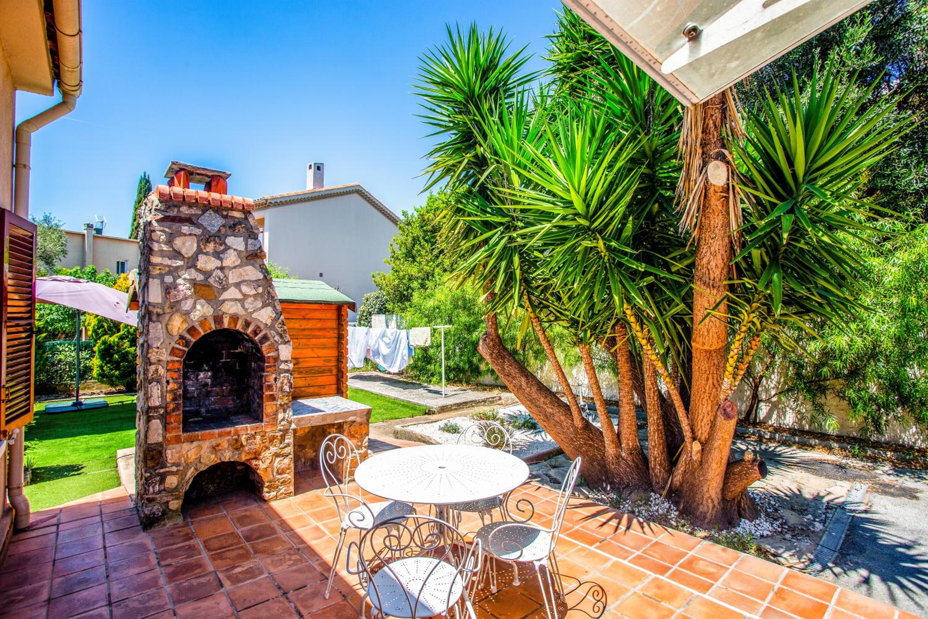 VILLA PROVENCE-SPA&BBQ CENTRE AU CALME- JARDIN - TERRASSES — photo 4