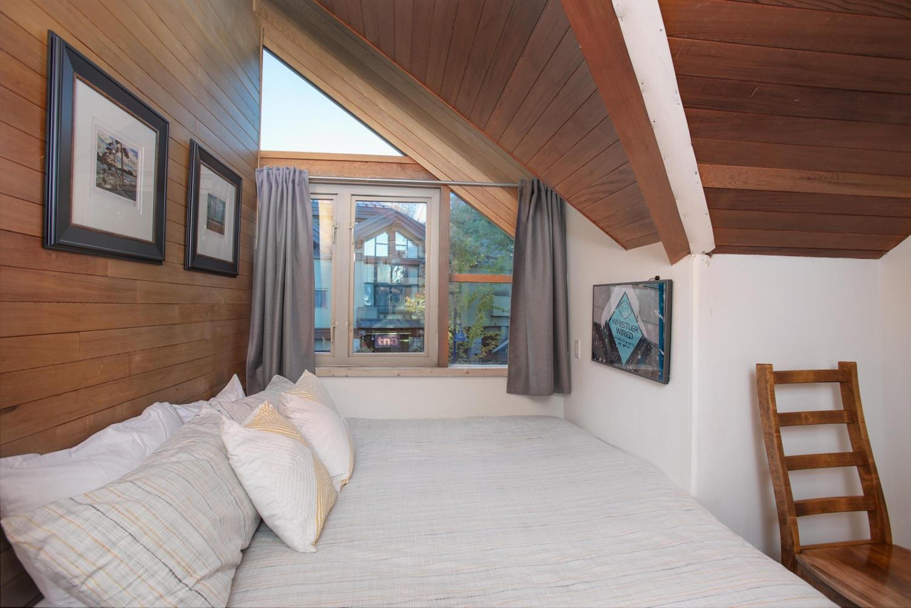 Fitzsimmons C - Private Sauna, Located in the Heart of Whistler Village