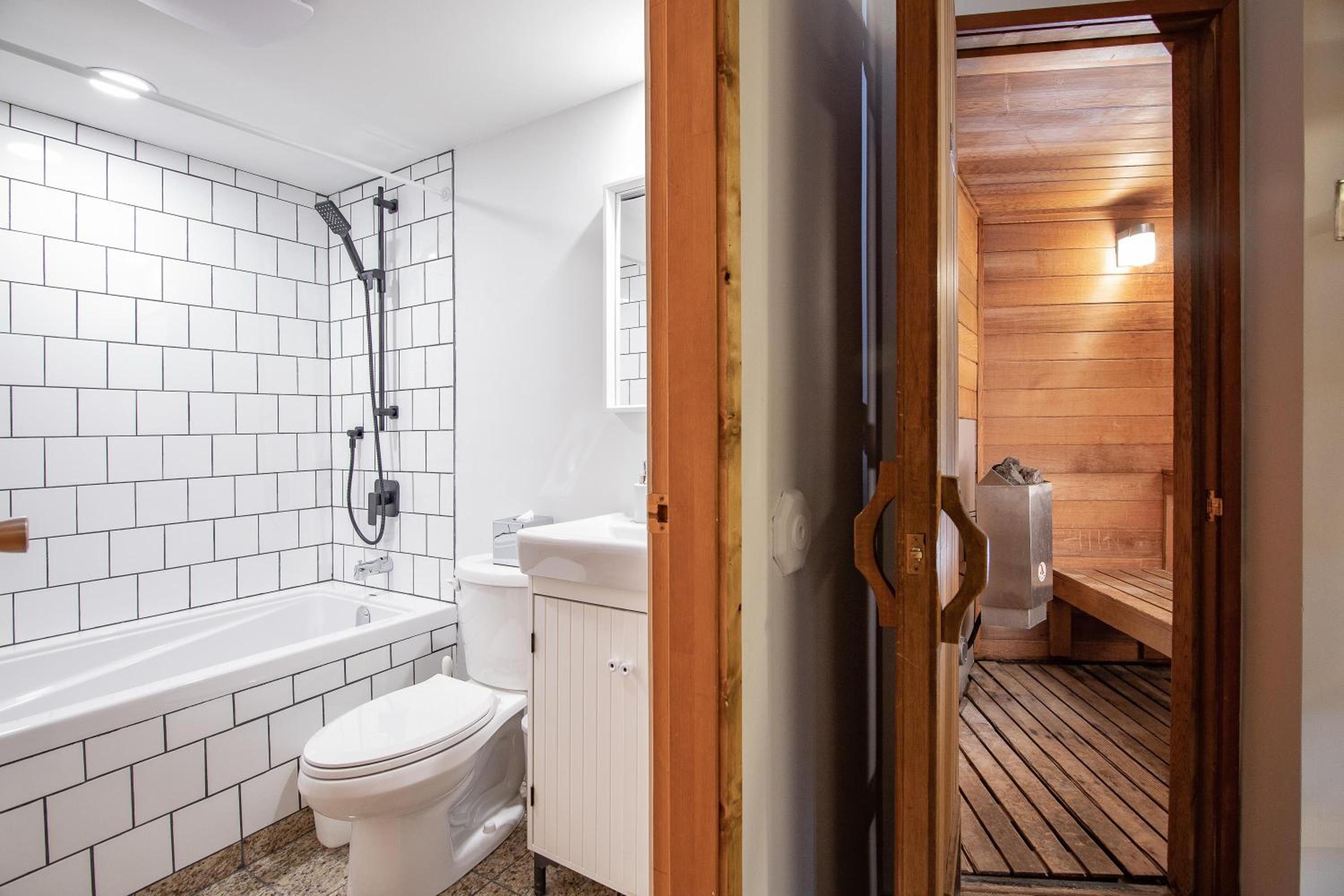 Fitzsimmons C - Private Sauna, Located in the Heart of Whistler Village