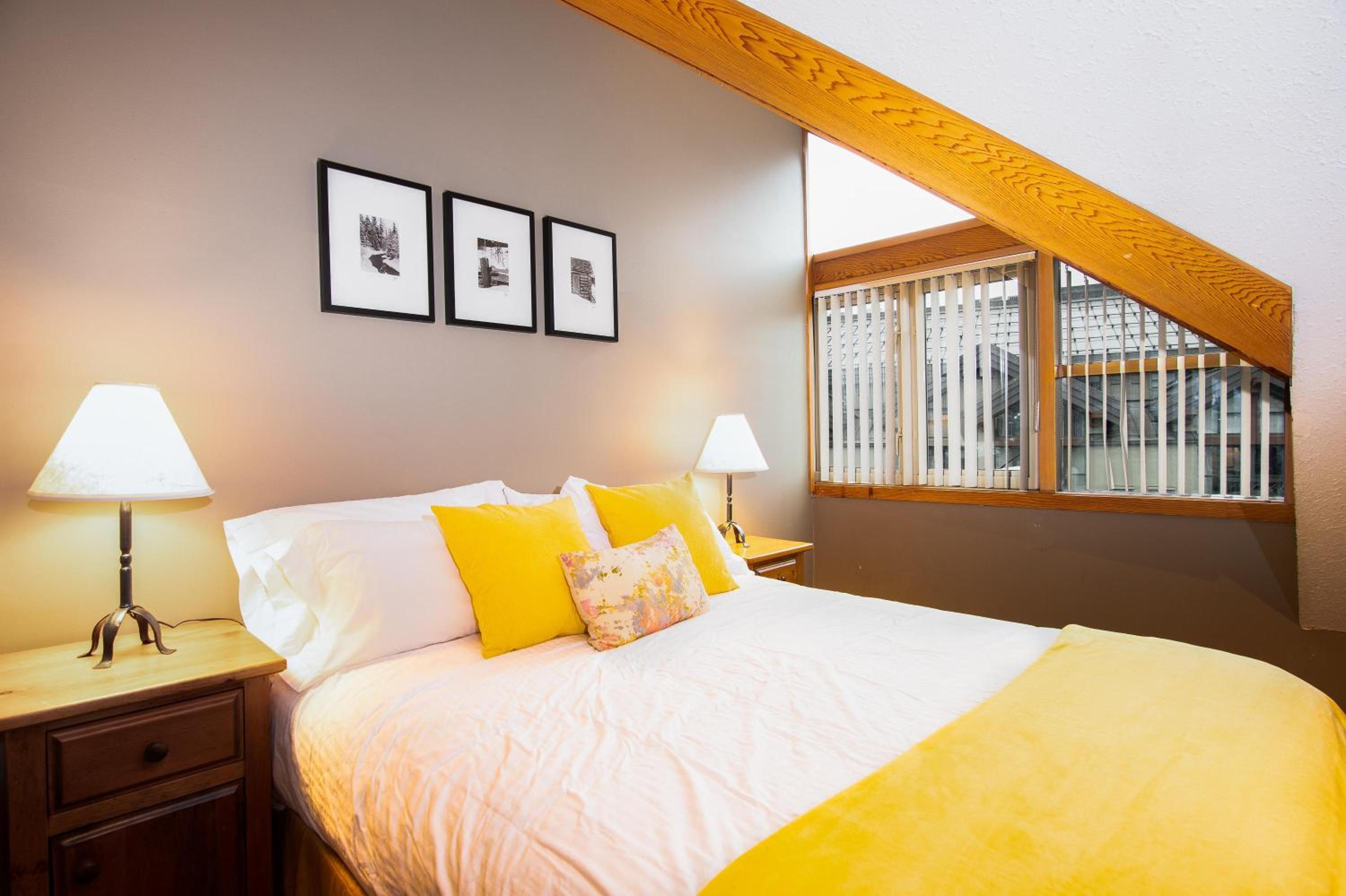 Fitzsimmons C - Private Sauna, Located in the Heart of Whistler Village