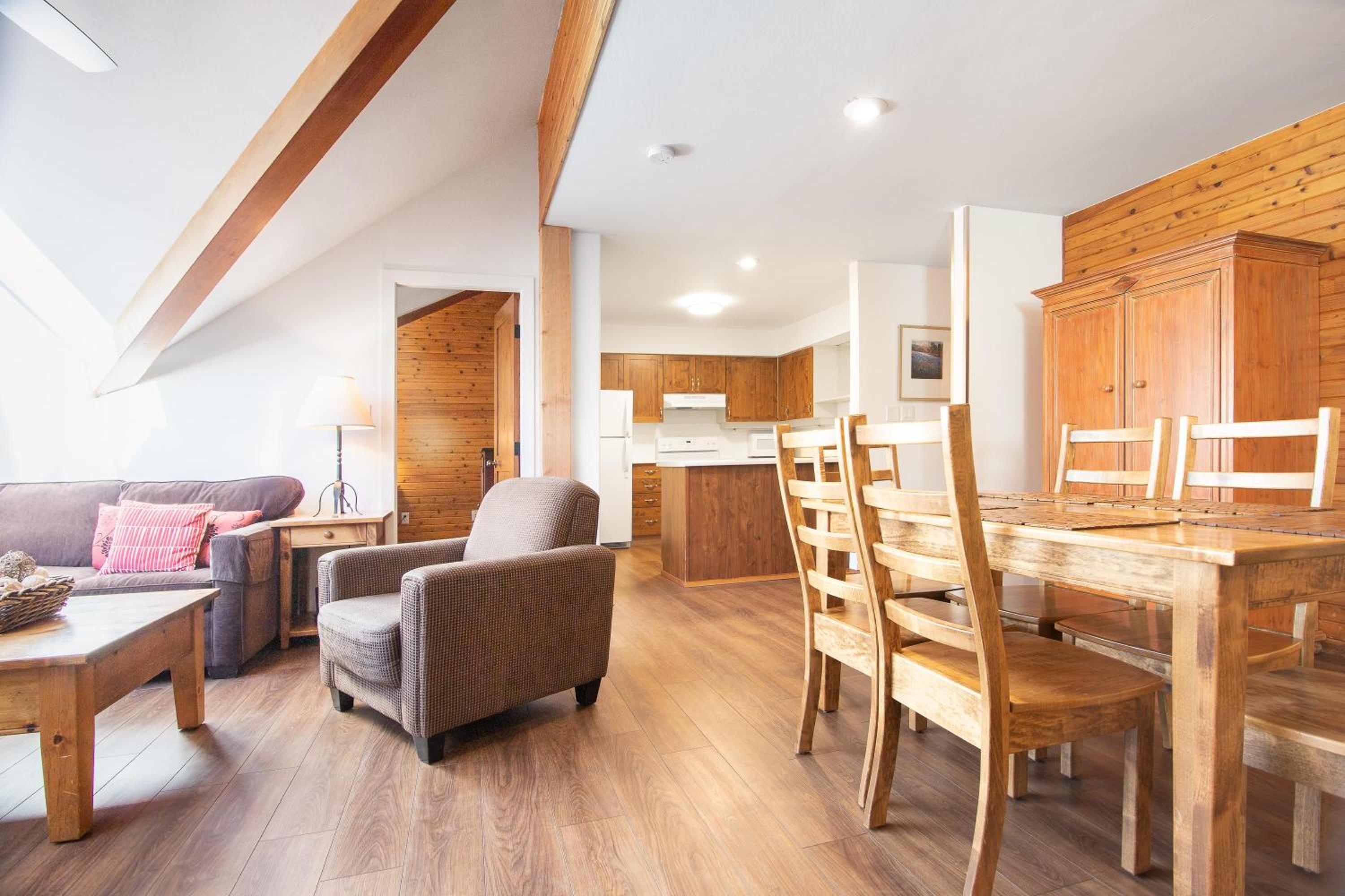Fitzsimmons B - Private Sauna, Located in the Heart of Whistler Village