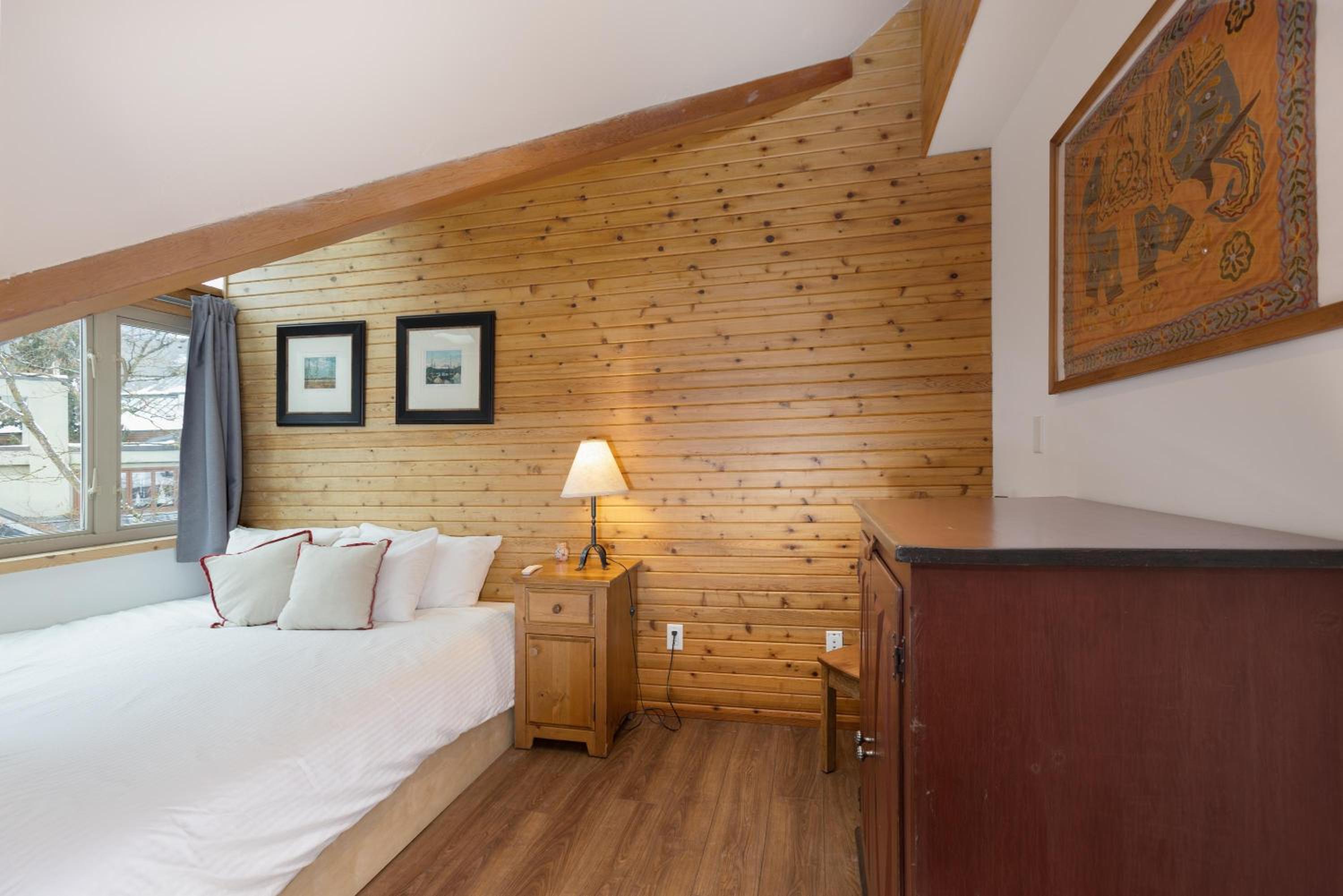 Fitzsimmons B - Private Sauna, Located in the Heart of Whistler Village