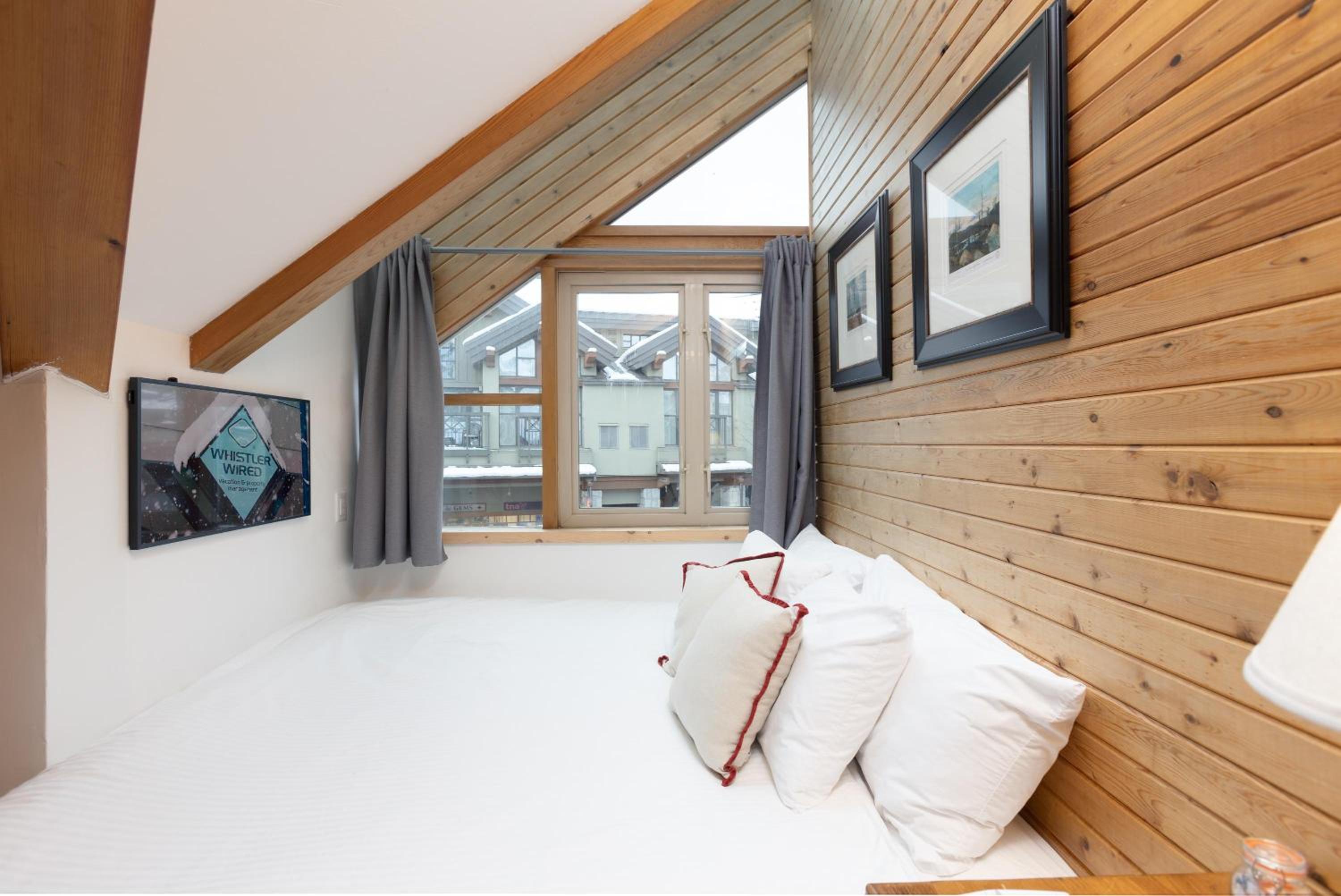 Fitzsimmons B - Private Sauna, Located in the Heart of Whistler Village