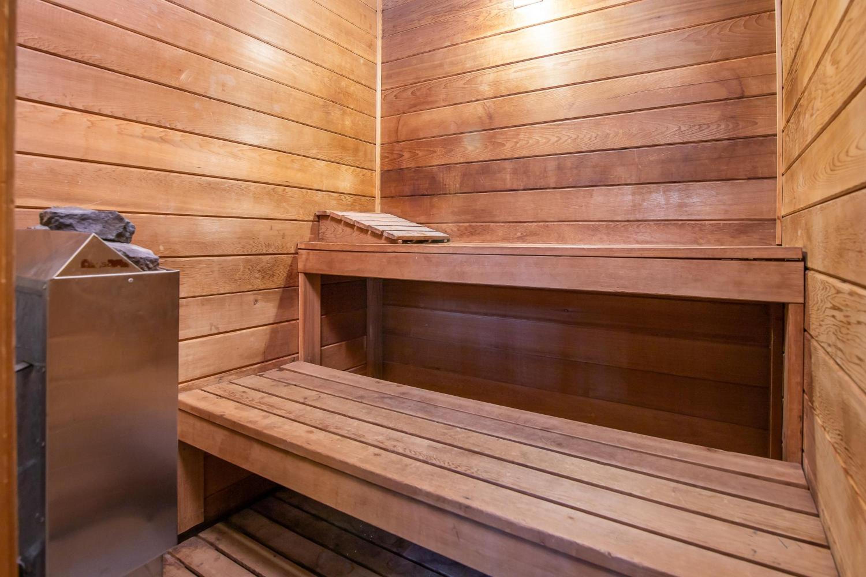 Fitzsimmons B - Private Sauna, Located in the Heart of Whistler Village