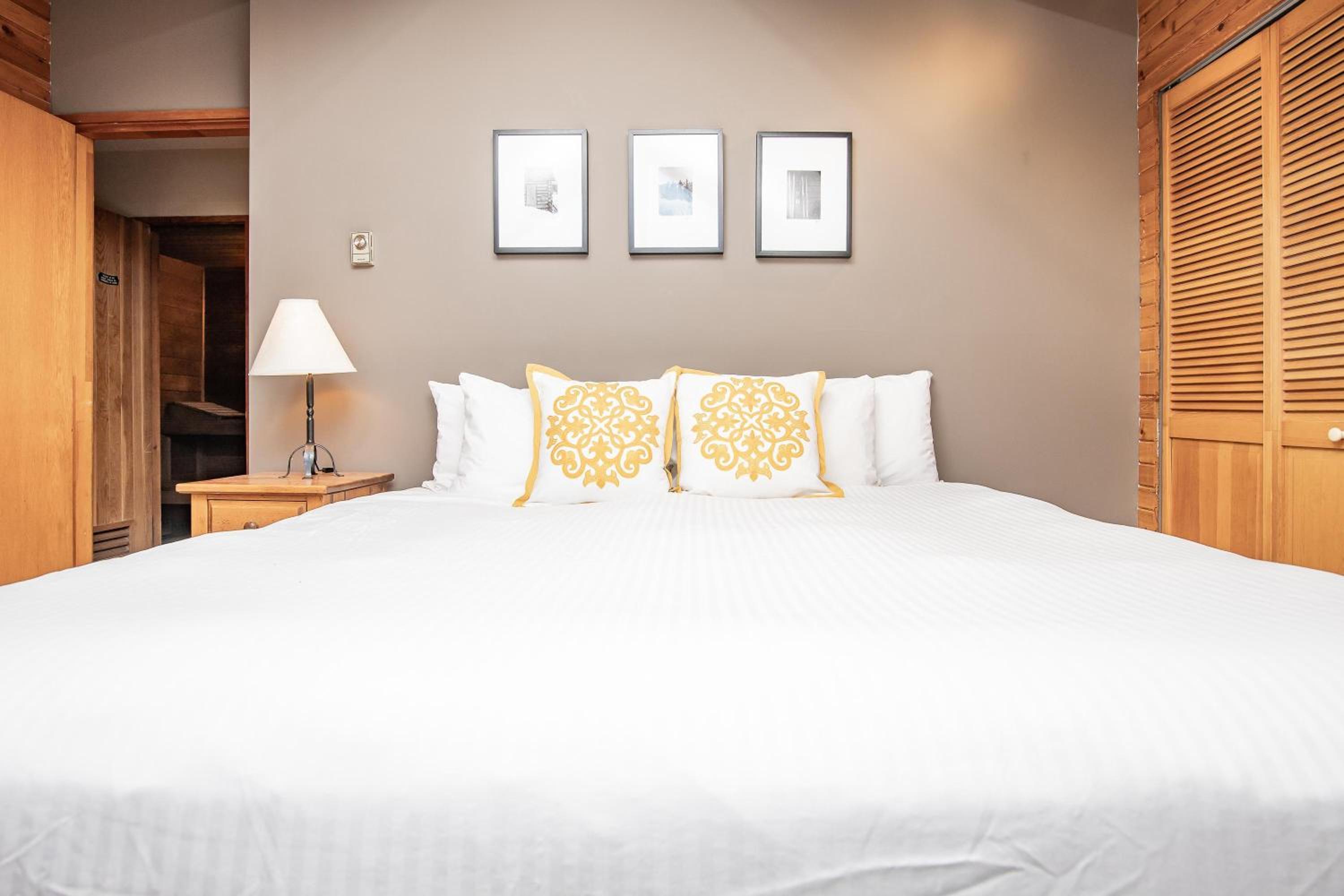 Fitzsimmons B - Private Sauna, Located in the Heart of Whistler Village