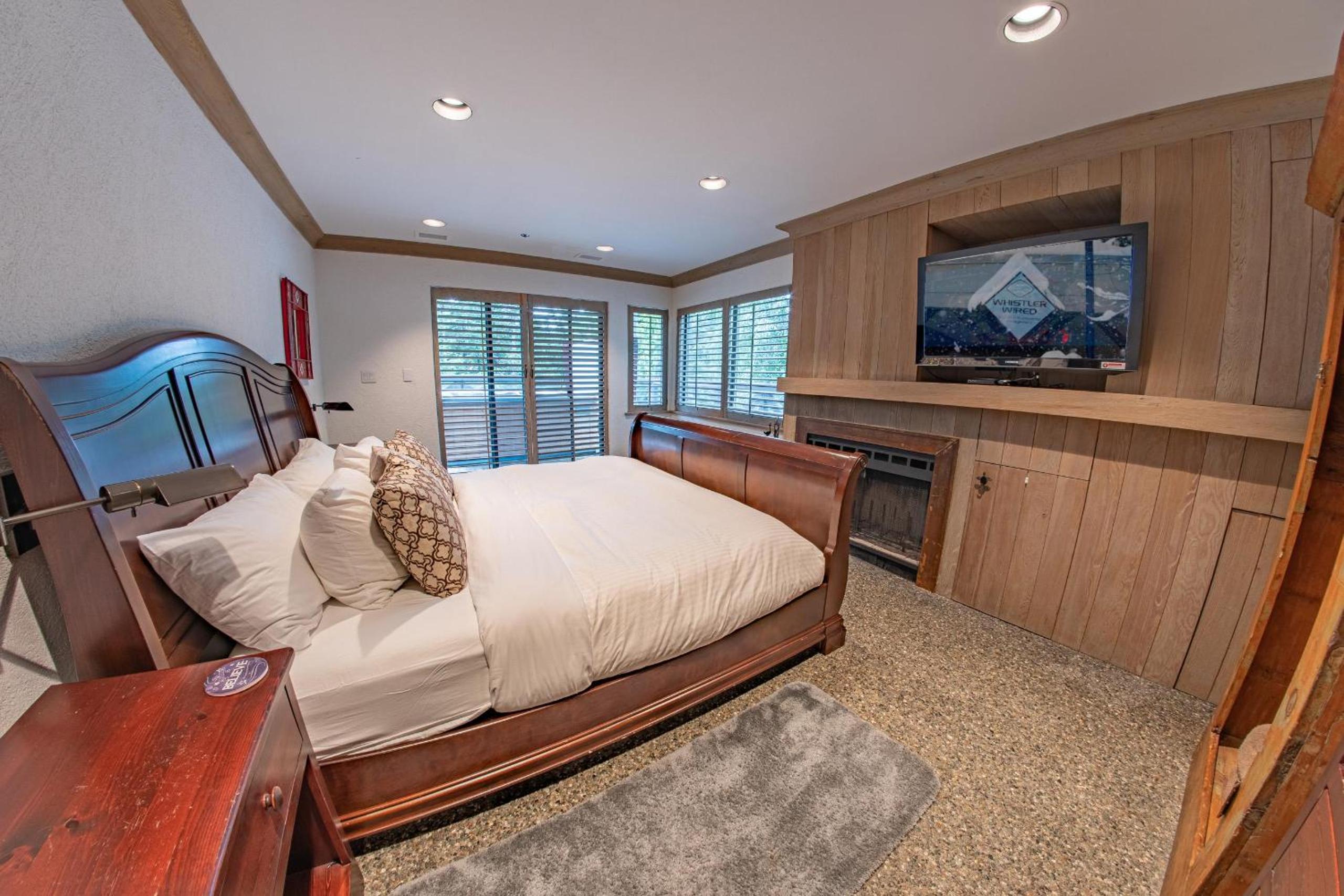 Pinnacle Ridge 05 - Ski In Ski Out, Private Hot Tub, Gas Fireplace