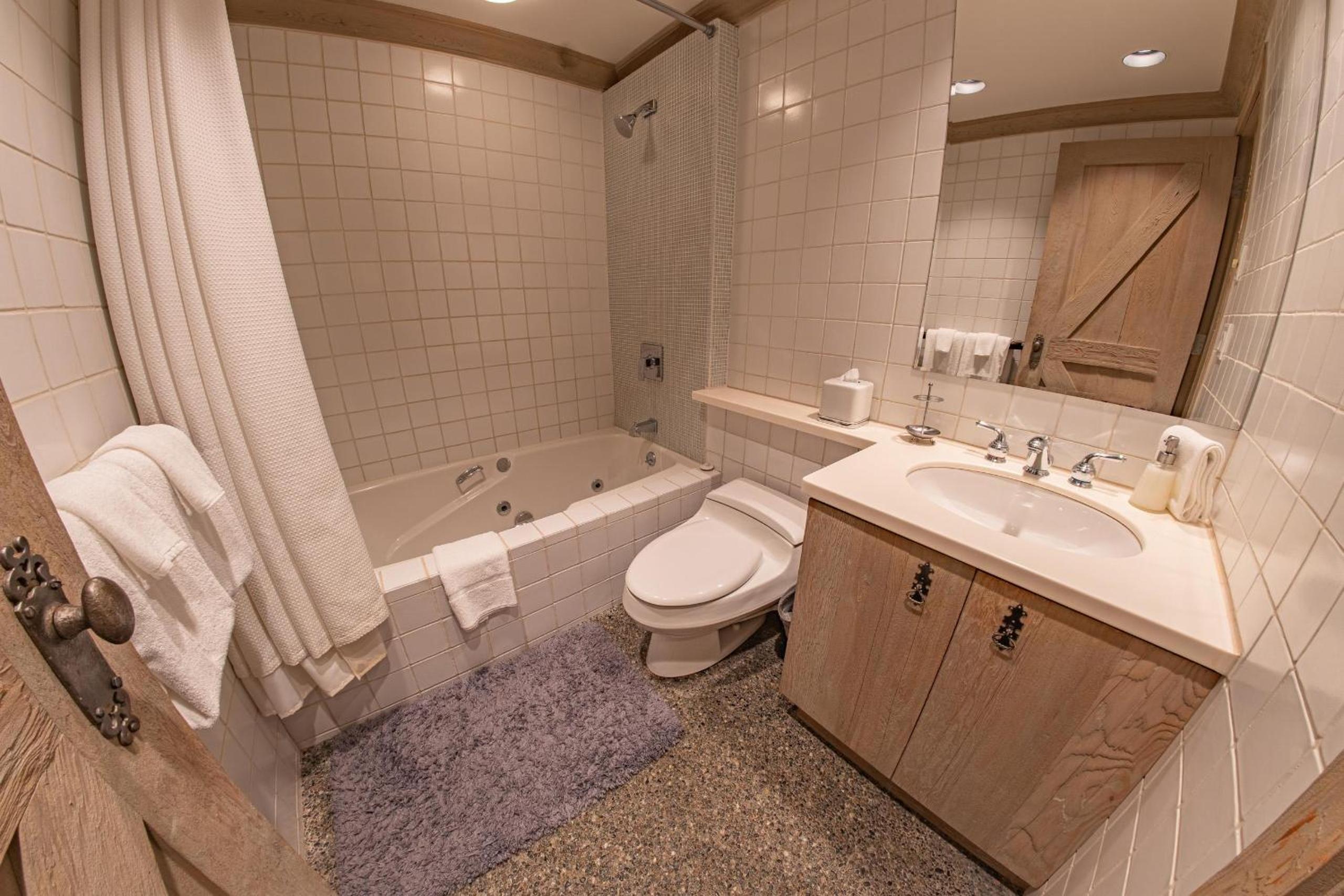 Pinnacle Ridge 05 - Ski In Ski Out, Private Hot Tub, Gas Fireplace